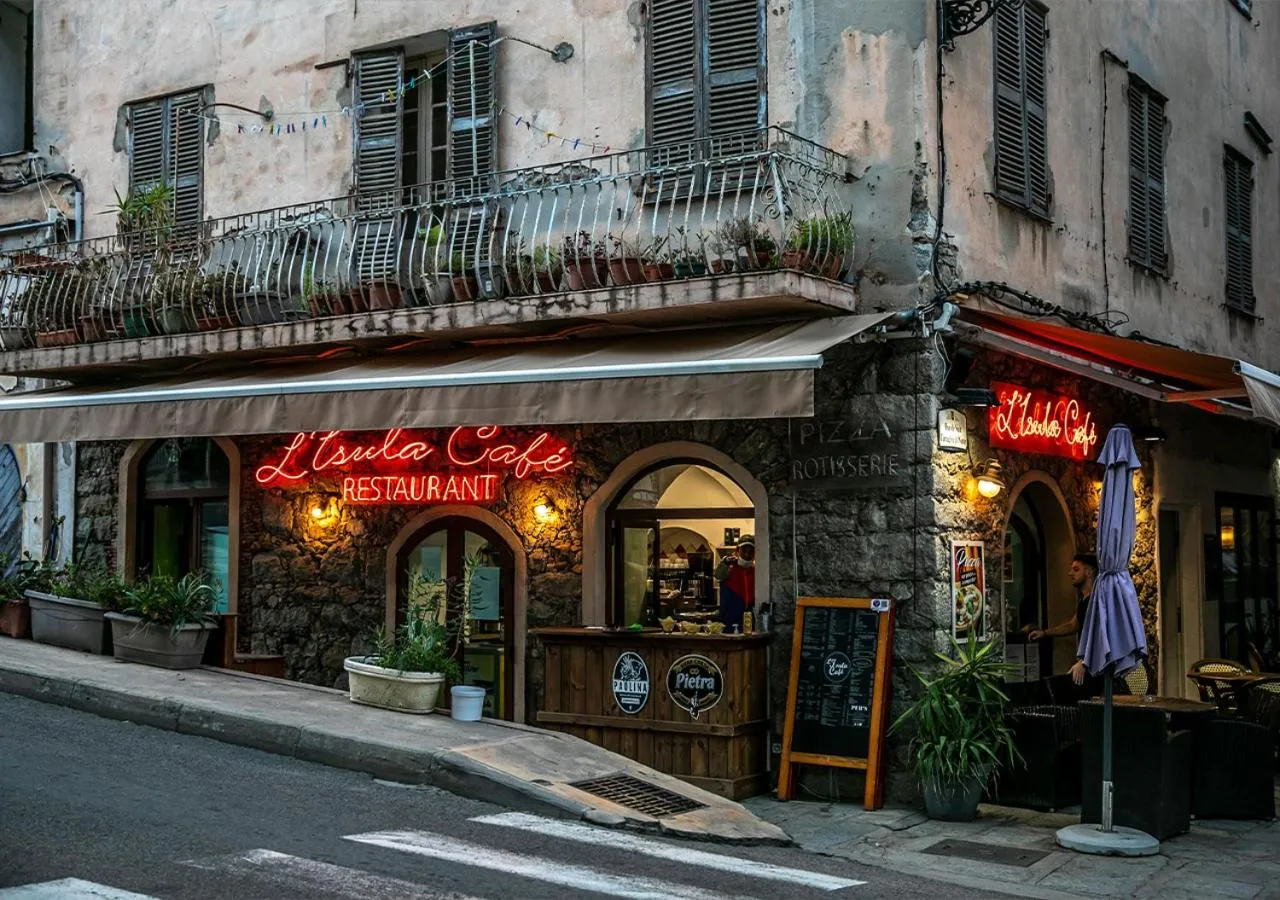 Restaurant/places to eat in Langley Resort Napoléon Bonaparte