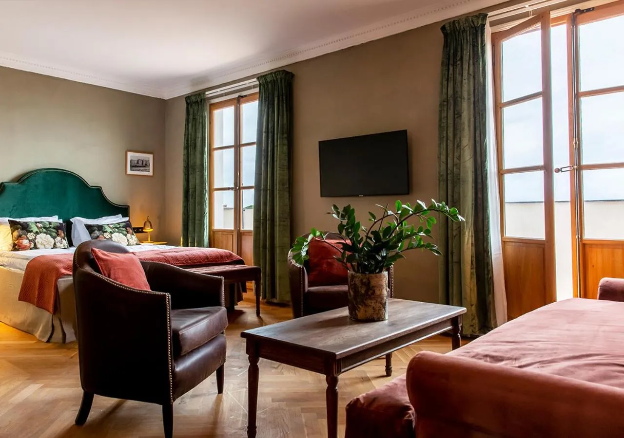 Property building, Bed in Langley Resort Napoléon Bonaparte