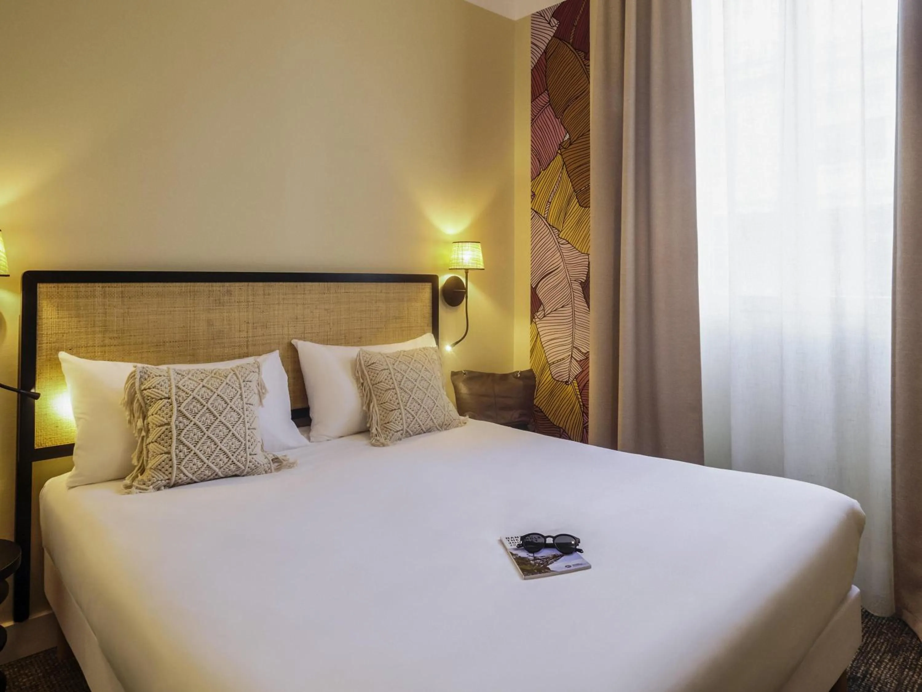 Bedroom, Bed in Ibis Styles Nantes Centre Place Graslin