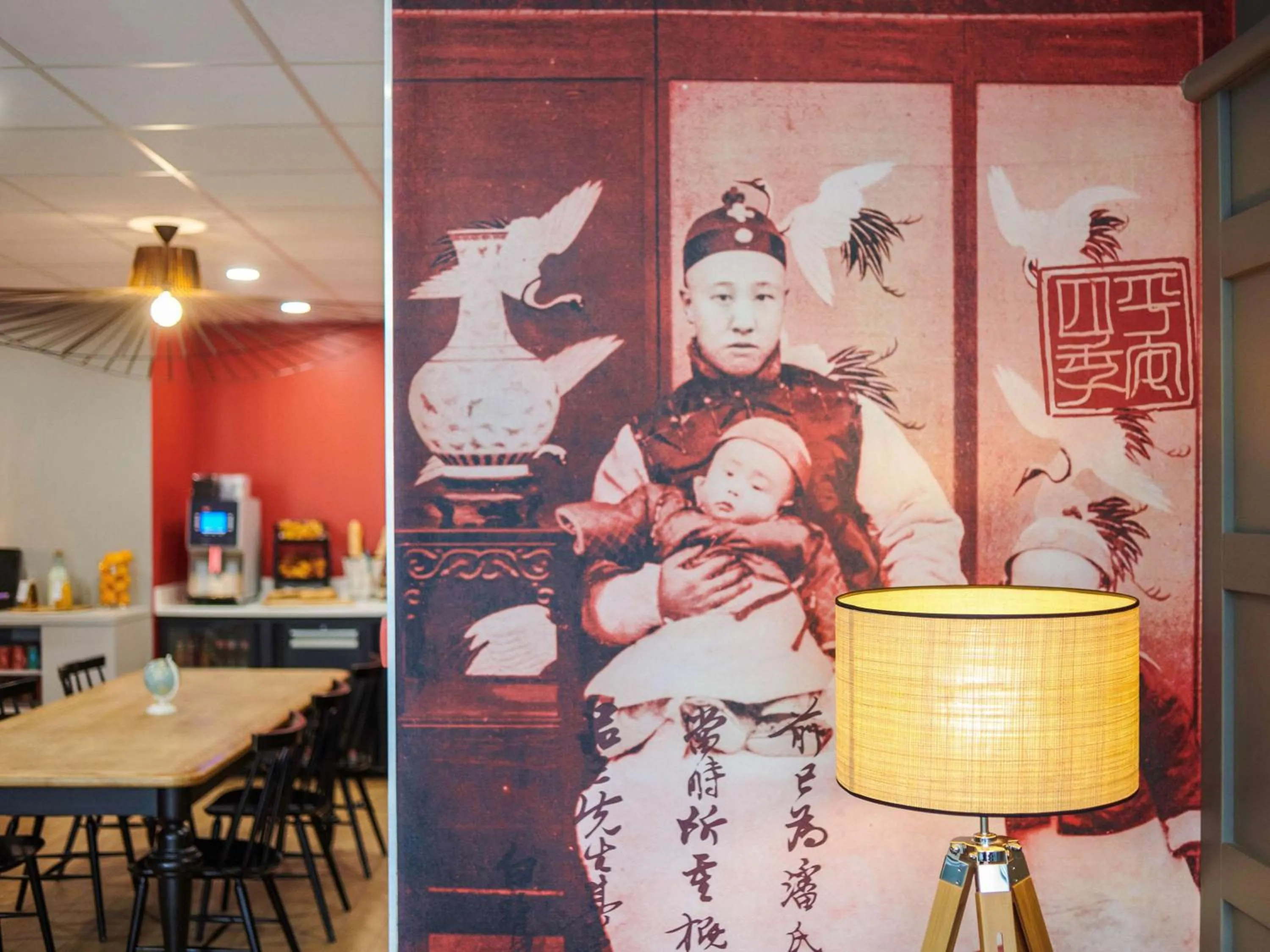 Restaurant/places to eat in Ibis Styles Nantes Centre Place Graslin