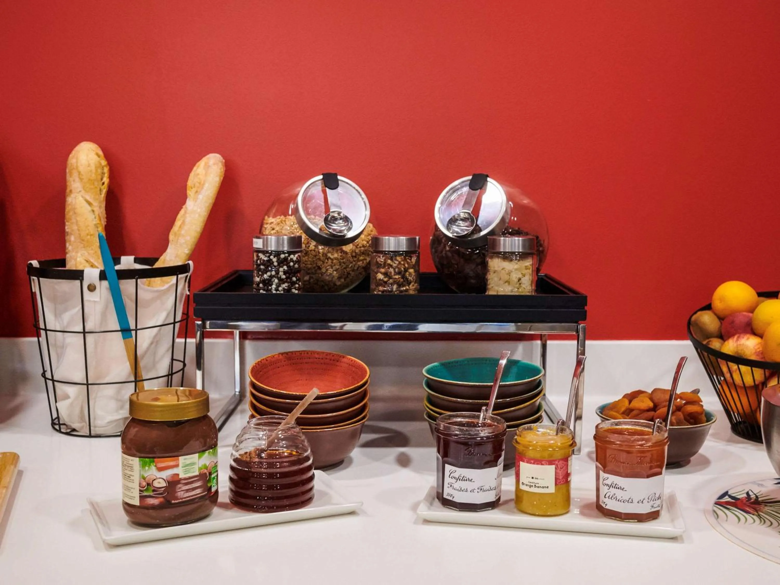 Restaurant/places to eat in Ibis Styles Nantes Centre Place Graslin