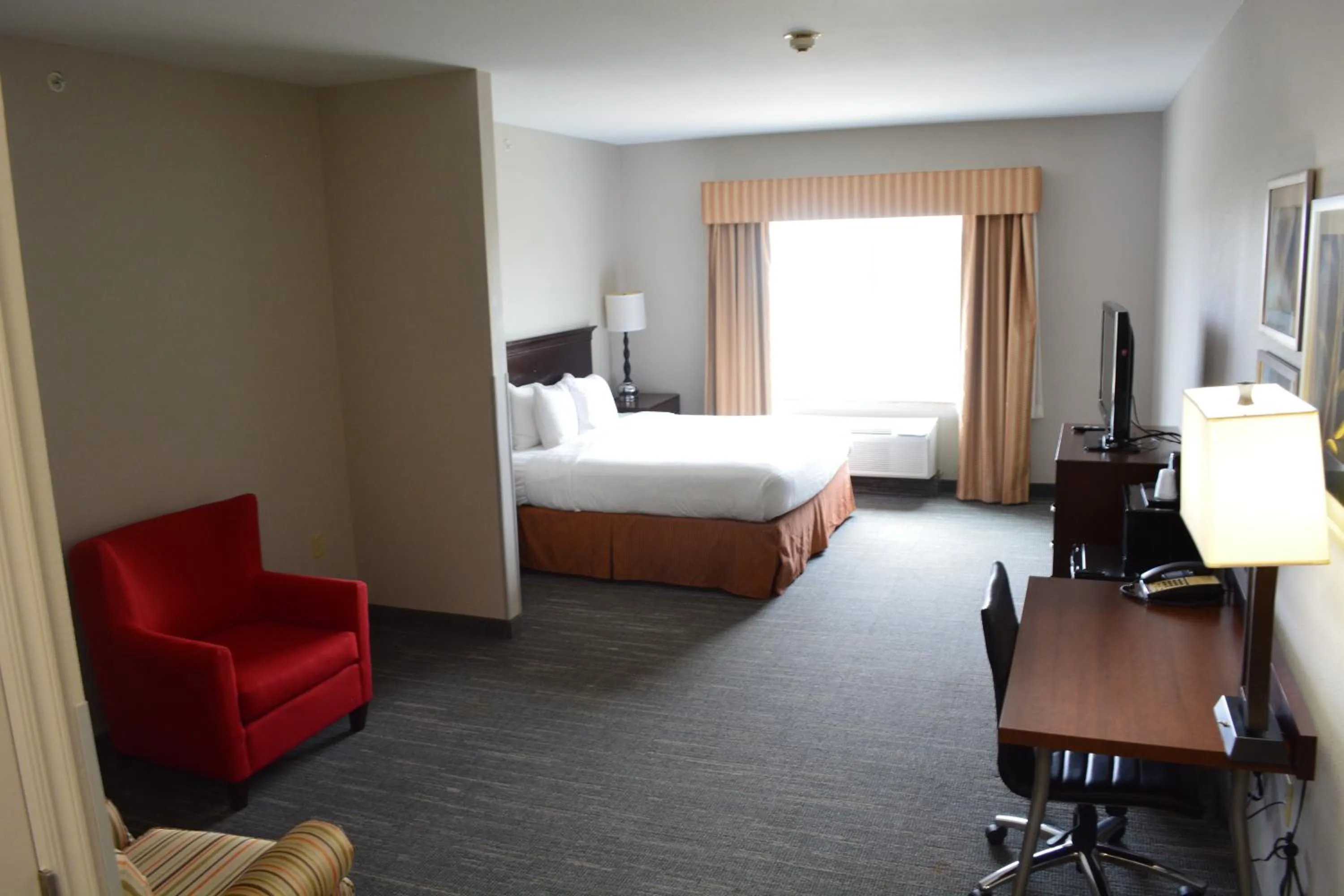 Bed in Country Inn & Suites by Radisson, Oklahoma City - Quail Springs, OK