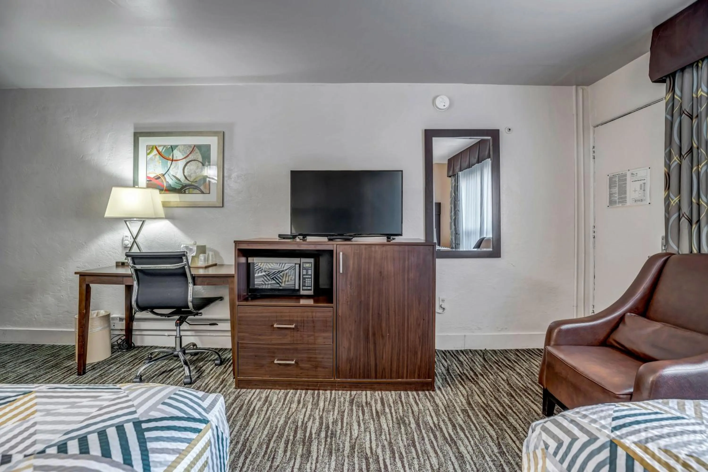 TV and multimedia, Bed in Eastside Lodge