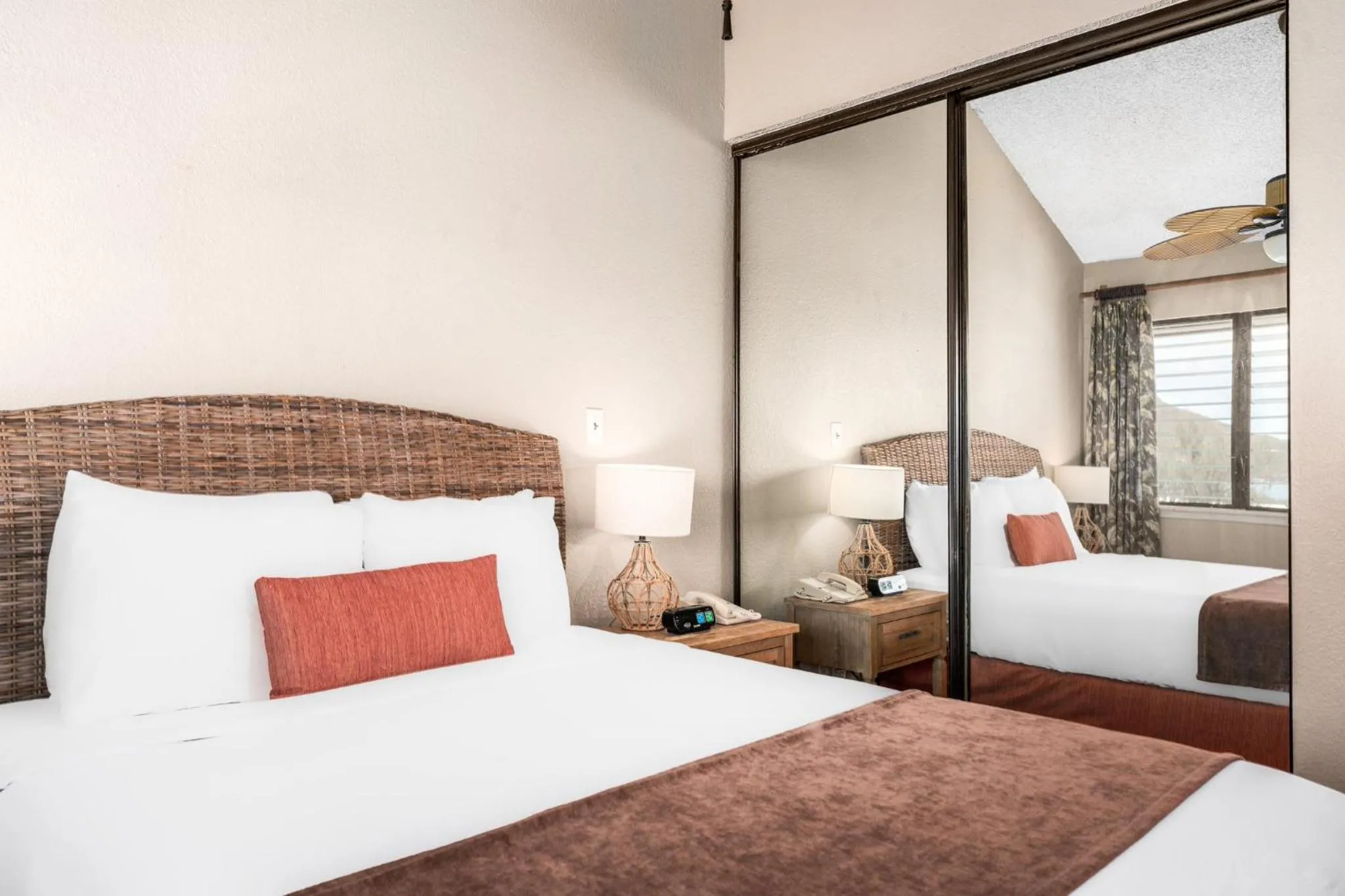 Photo of the whole room, Bed in Banyan Harbor Resort