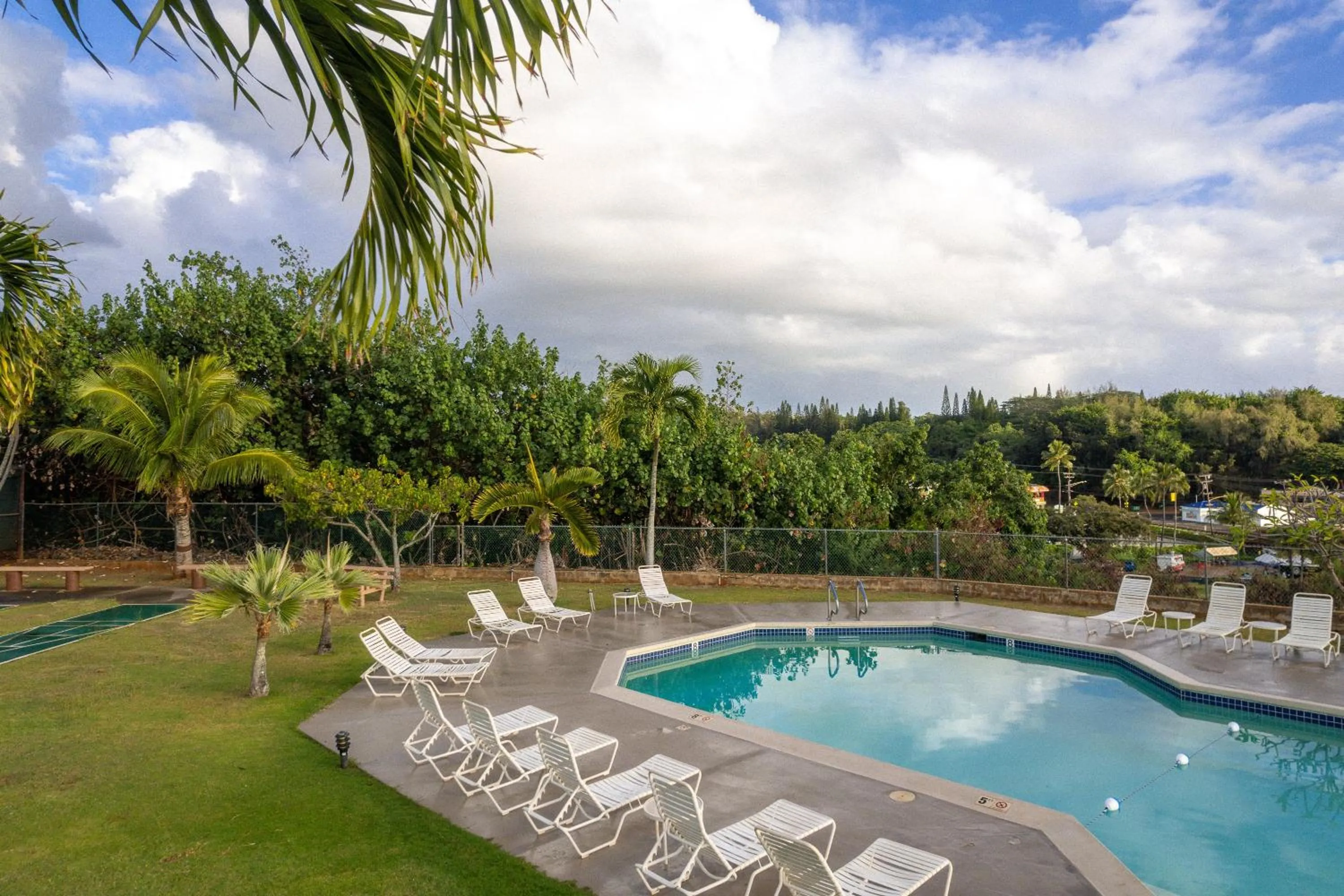 Swimming pool in Banyan Harbor Resort