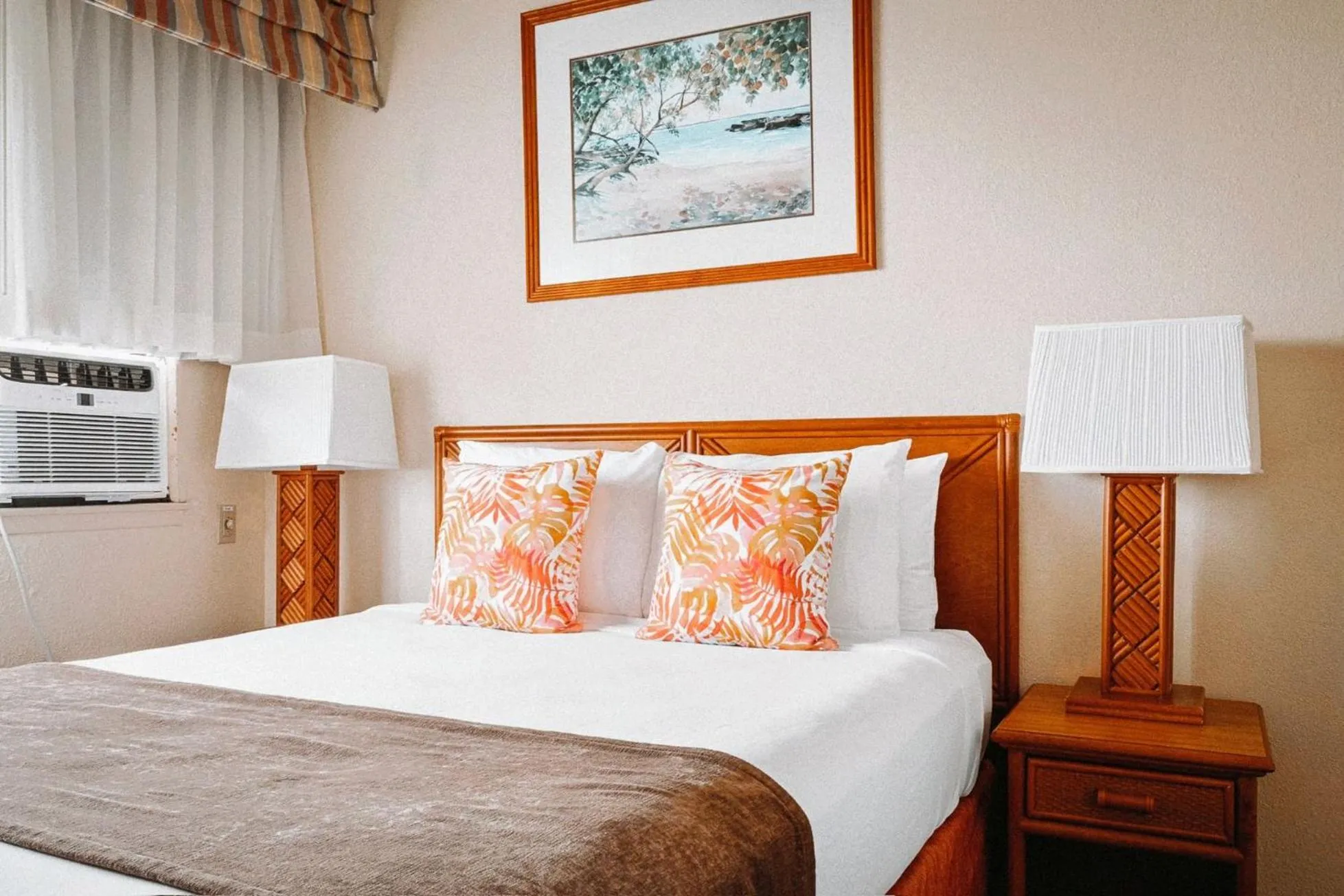 Photo of the whole room, Bed in Banyan Harbor Resort