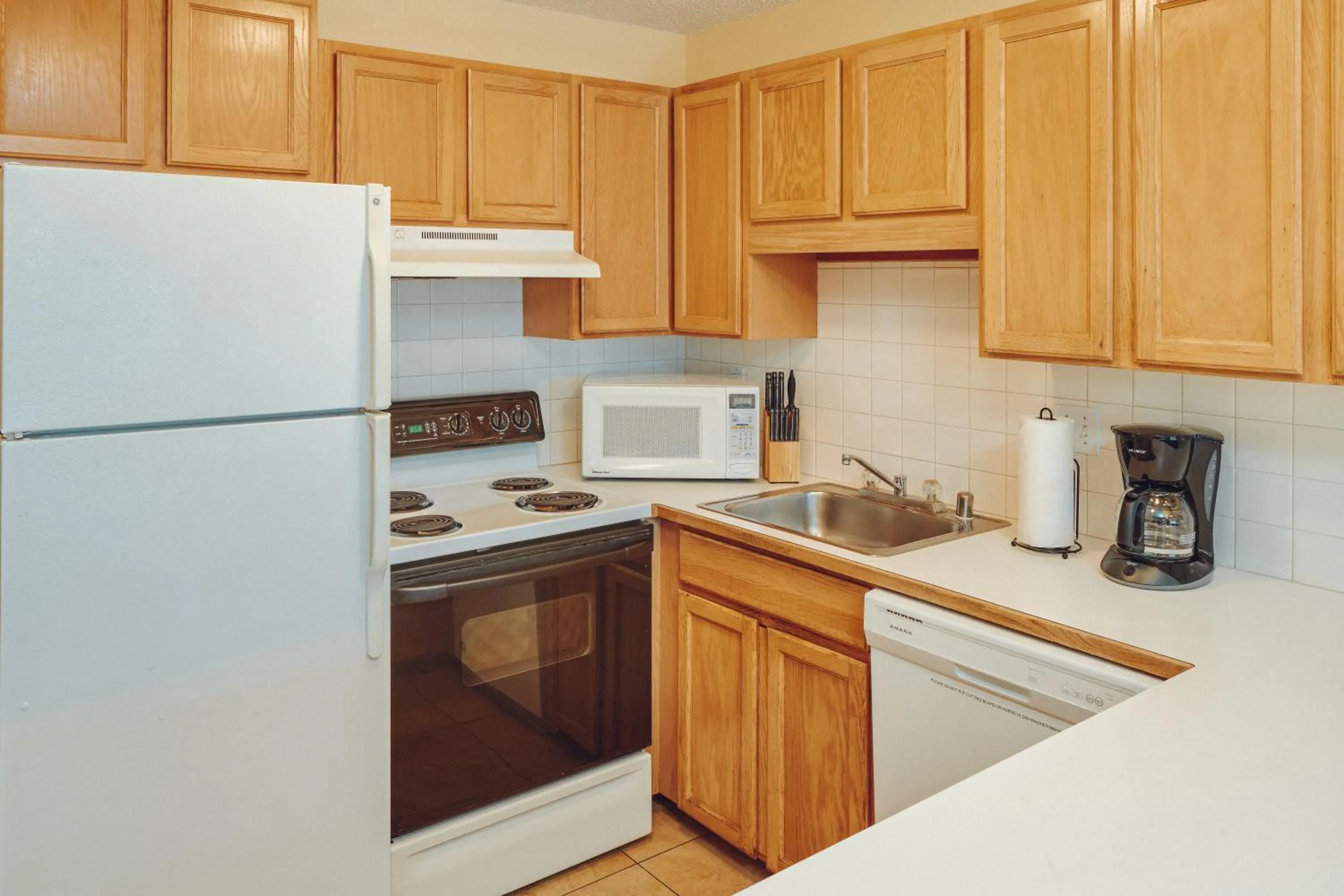Kitchen or kitchenette in Banyan Harbor Resort