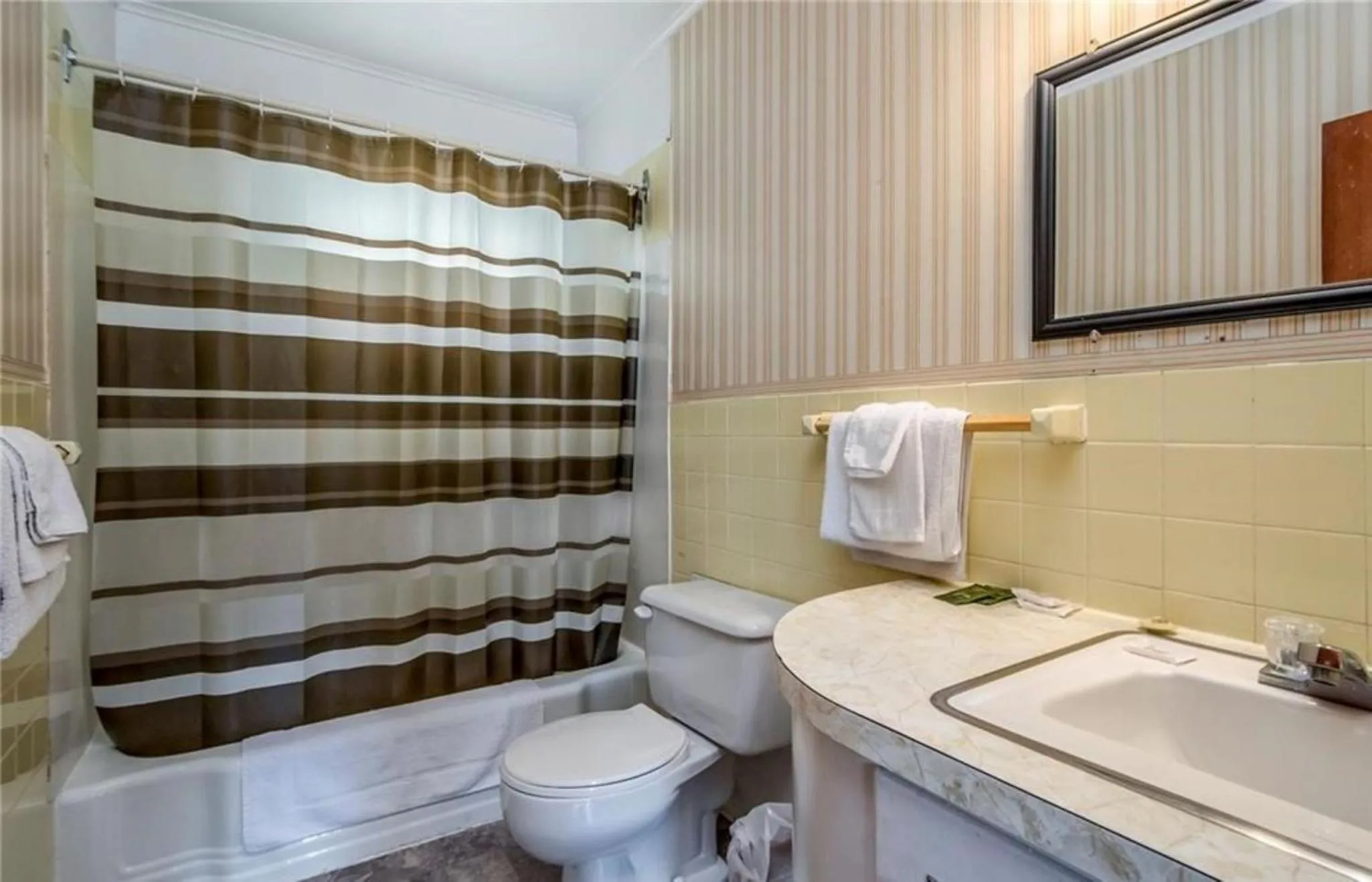 Bathroom in Regent Motel