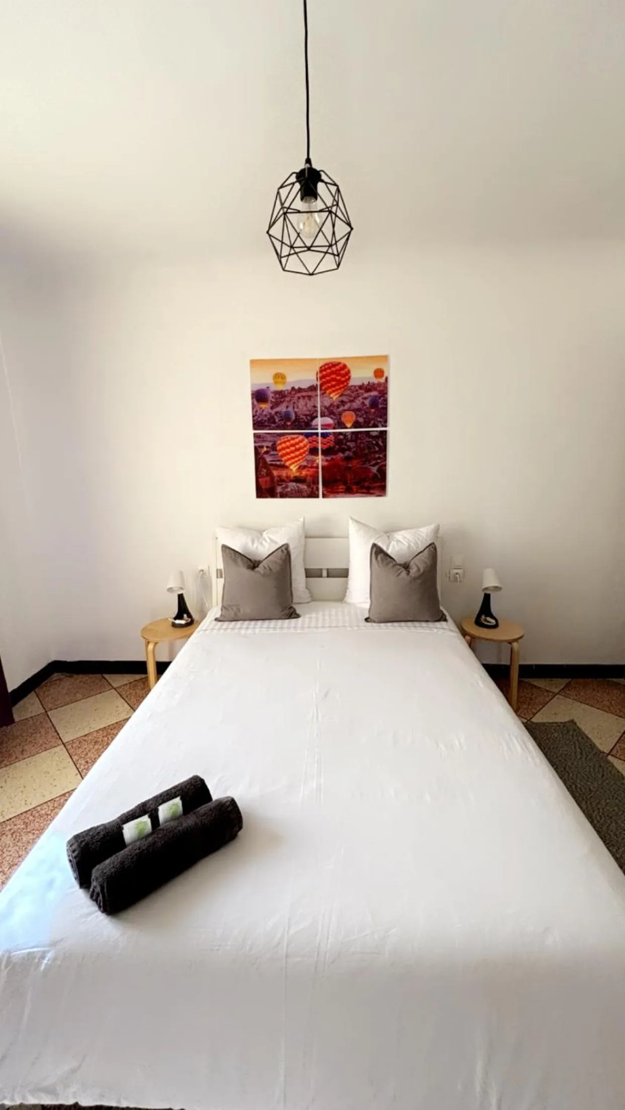 Bed in Chambre provençale