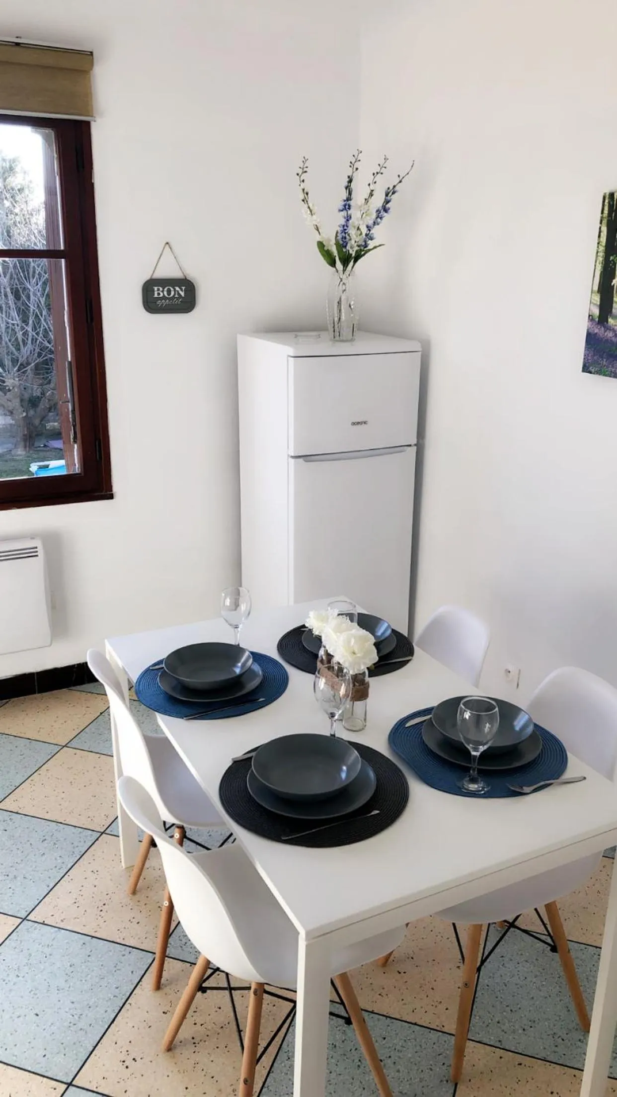 Dining Area in Chambre provençale