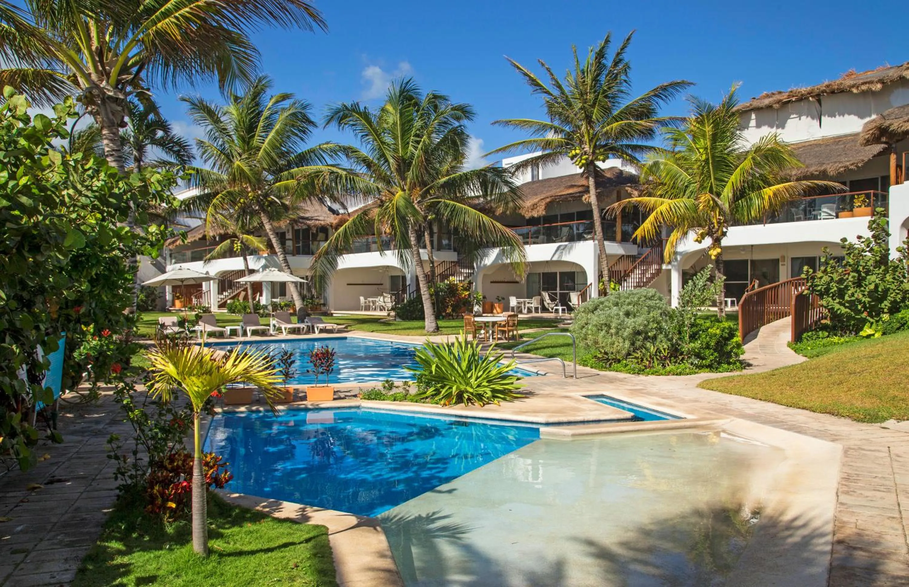 Swimming pool in Las Villas Akumal