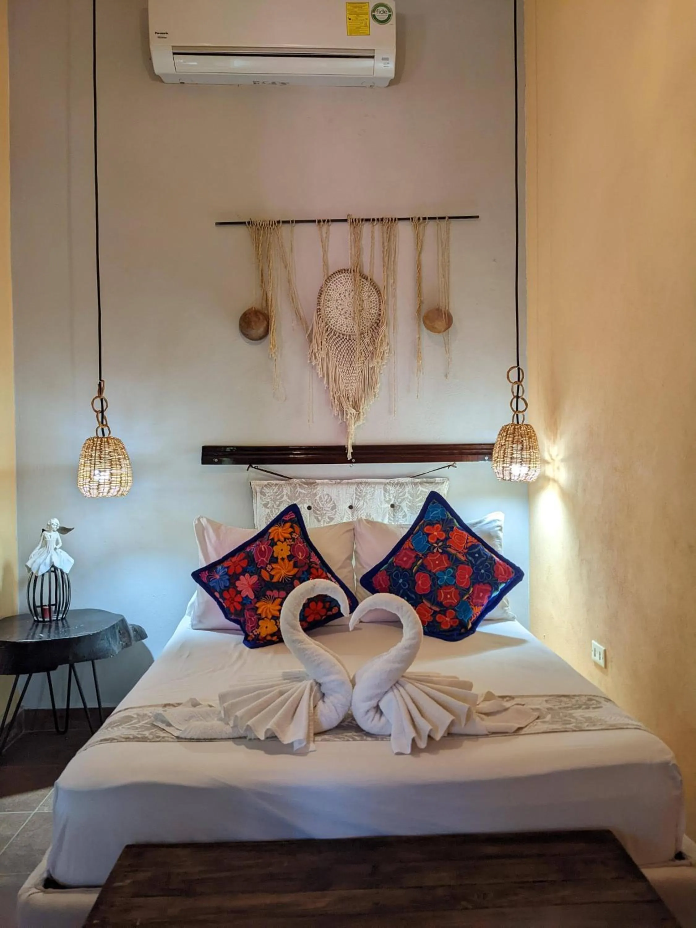 Bed in Casa Aluxes Hotel