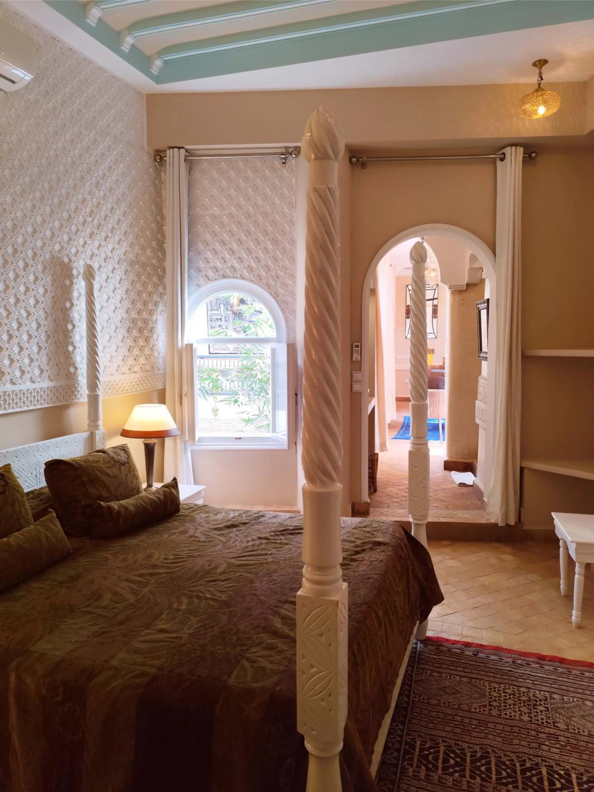 Photo of the whole room, Bed in Riad Dar Saad - Hammam & Spa