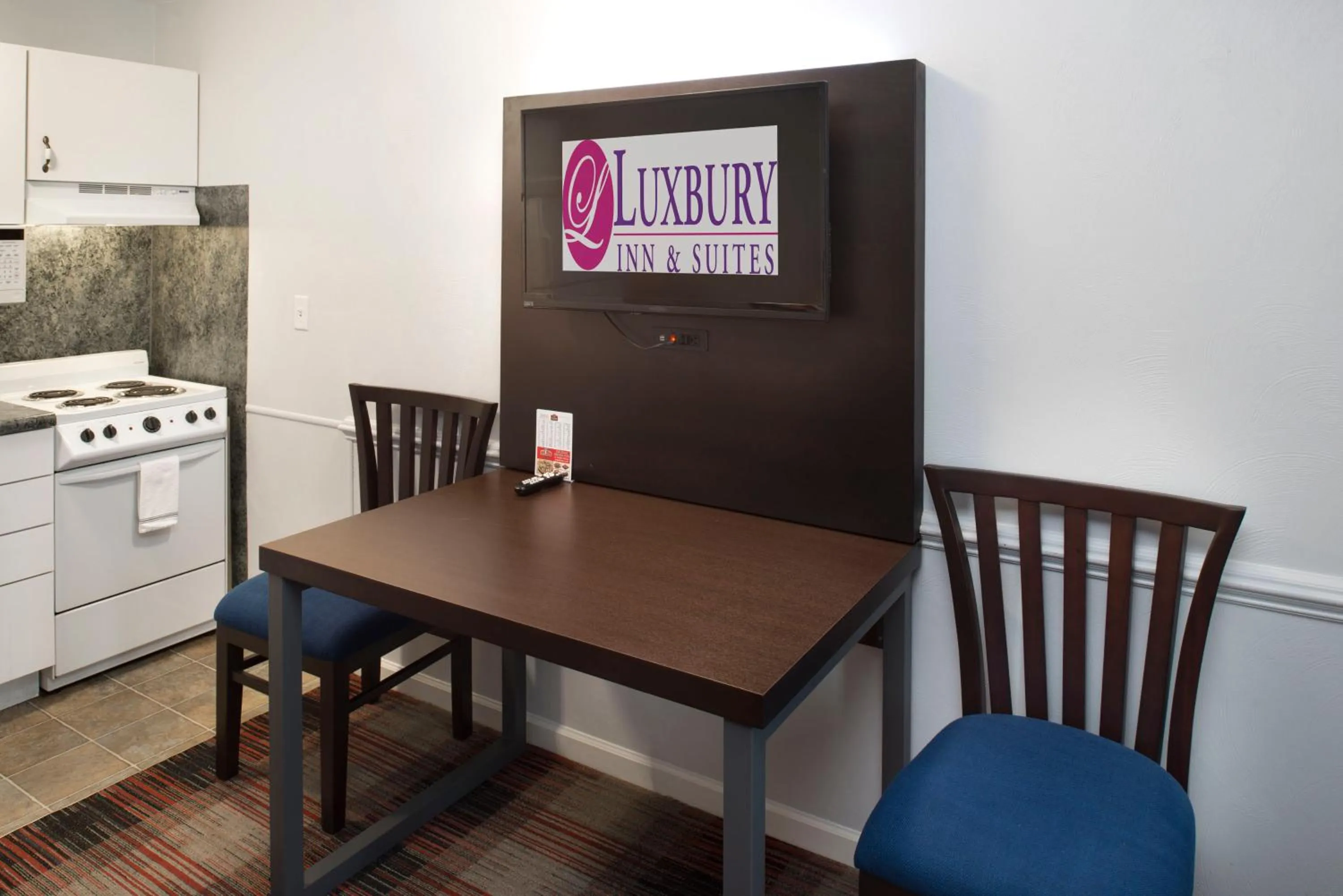 Luxbury Inn & Suites