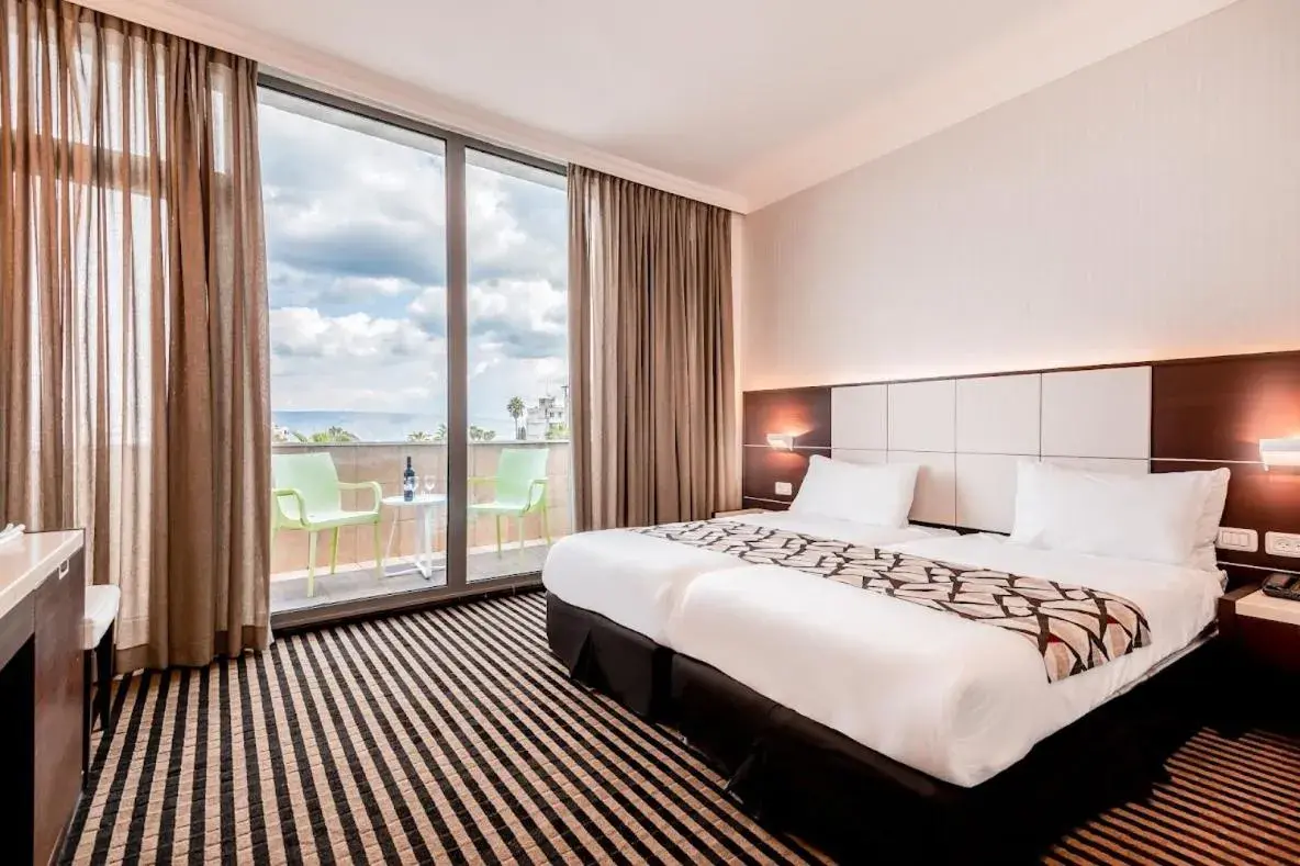 Double or Twin Room with Balcony in Golan Hotel Double or Twin Room with Balcony in Golan Hotel