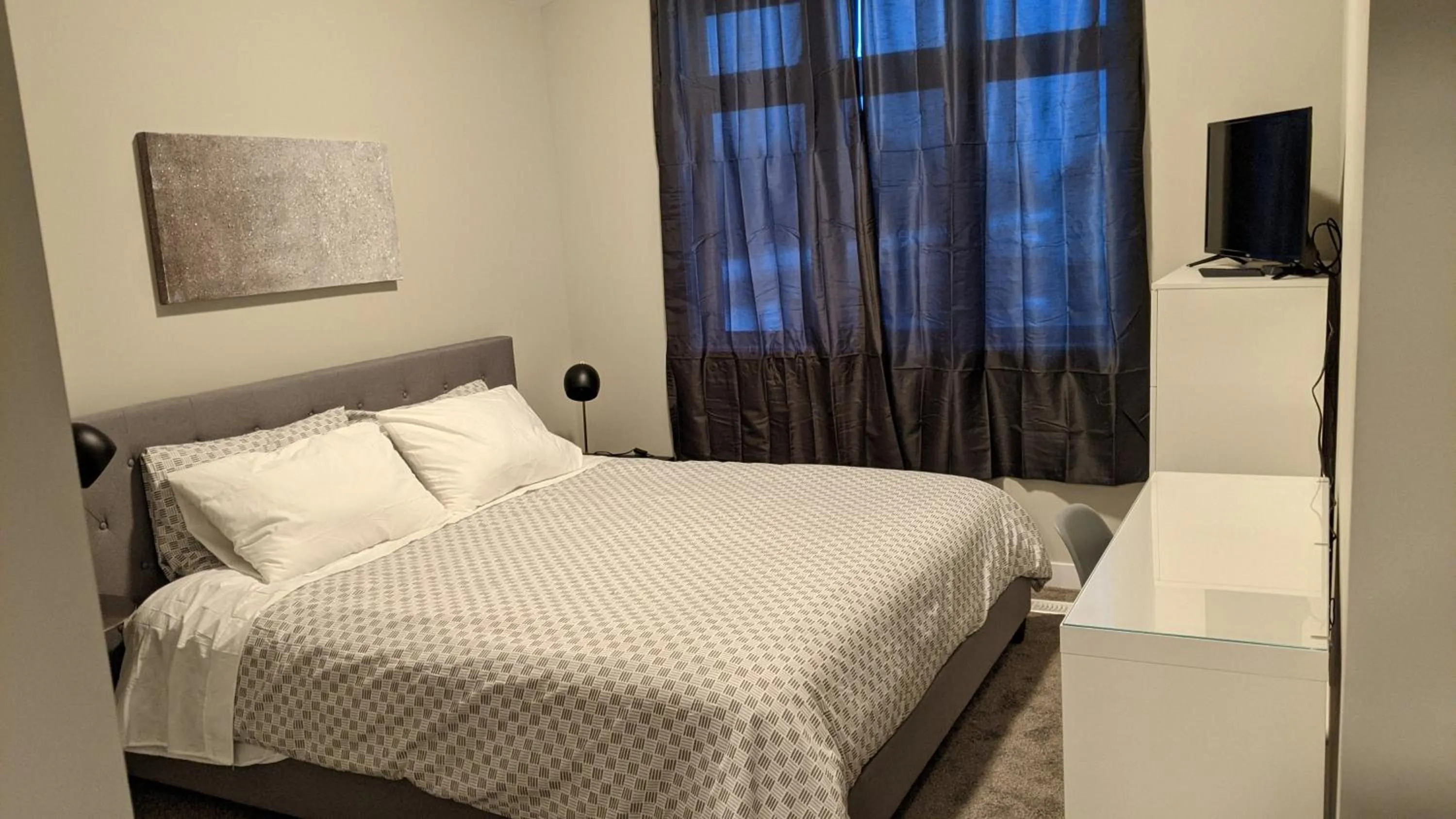 Bedroom, Bed in Boardwalk Homes - Executive Guest Rooms & Townhomes