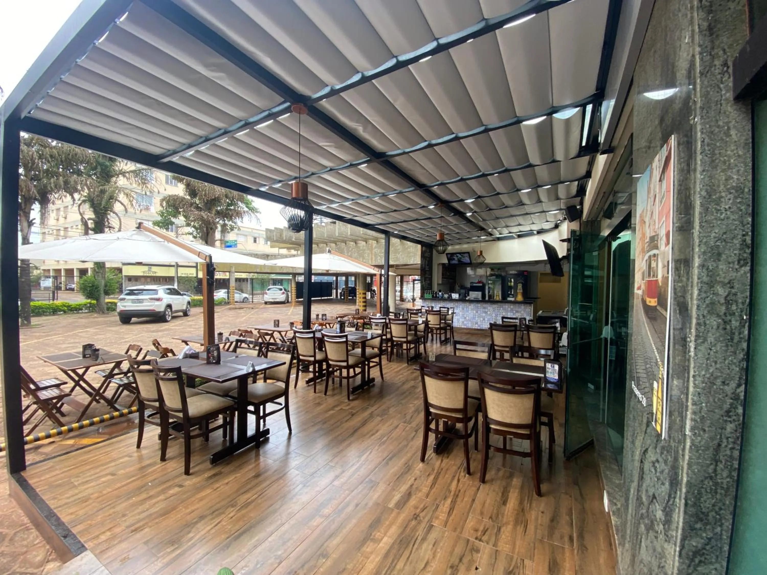 Restaurant/places to eat in HD Plaza Hotel