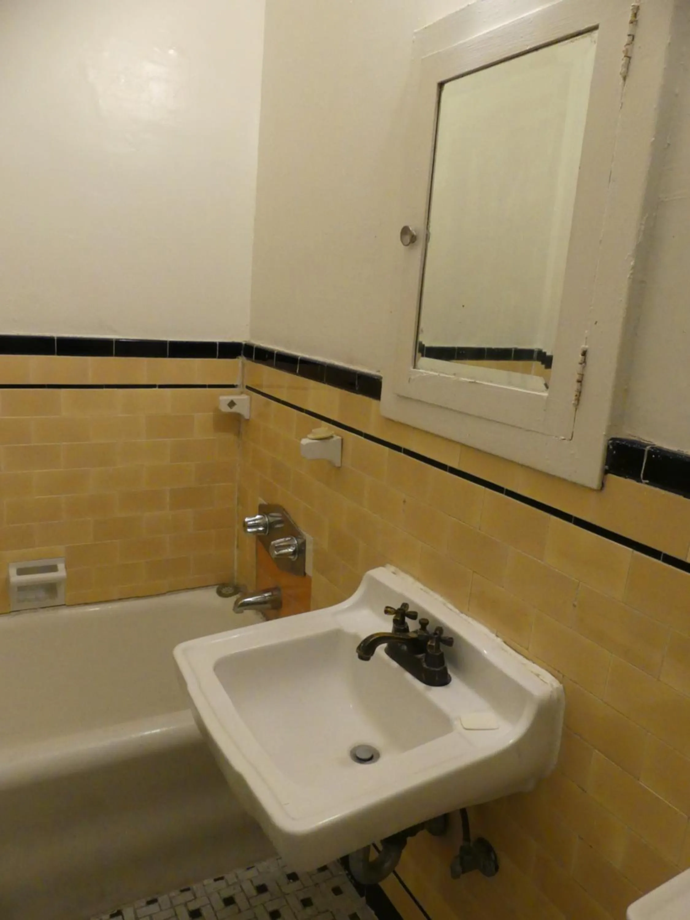 Wilshire Orange Hotel