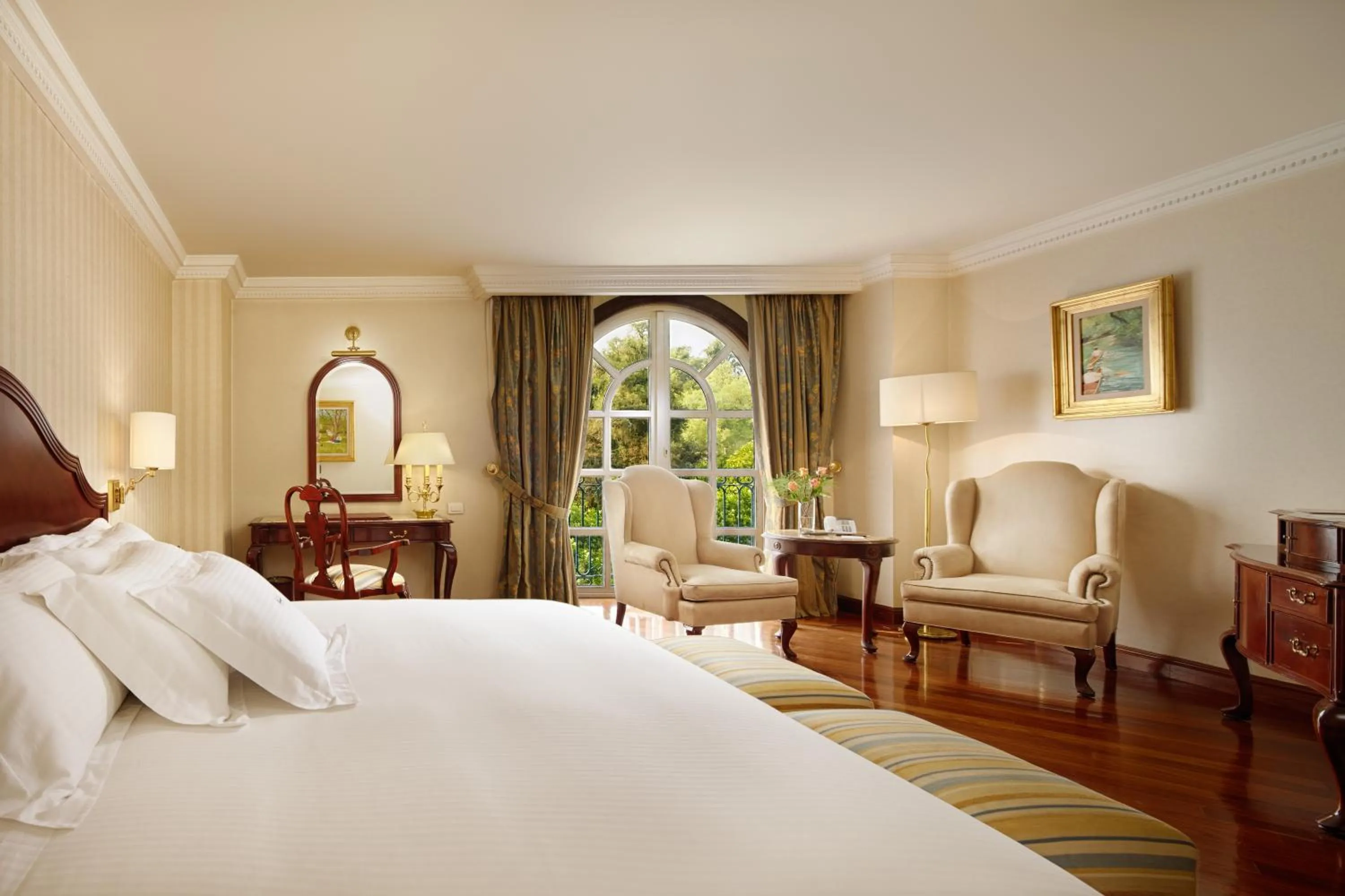 Photo of the whole room, Bed in The Green Park Hotel Boutique