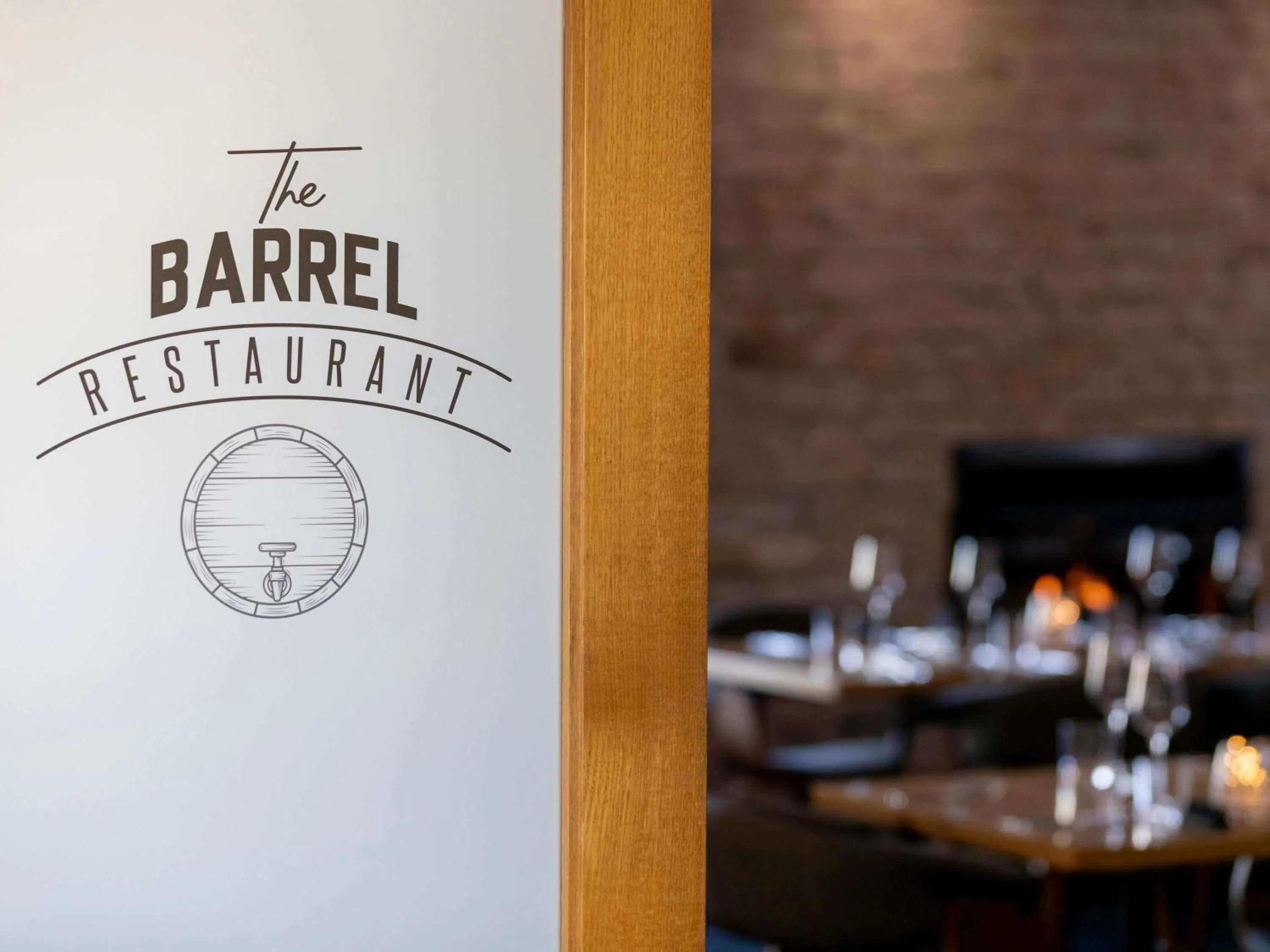 Restaurant/places to eat in ibis Styles Orange