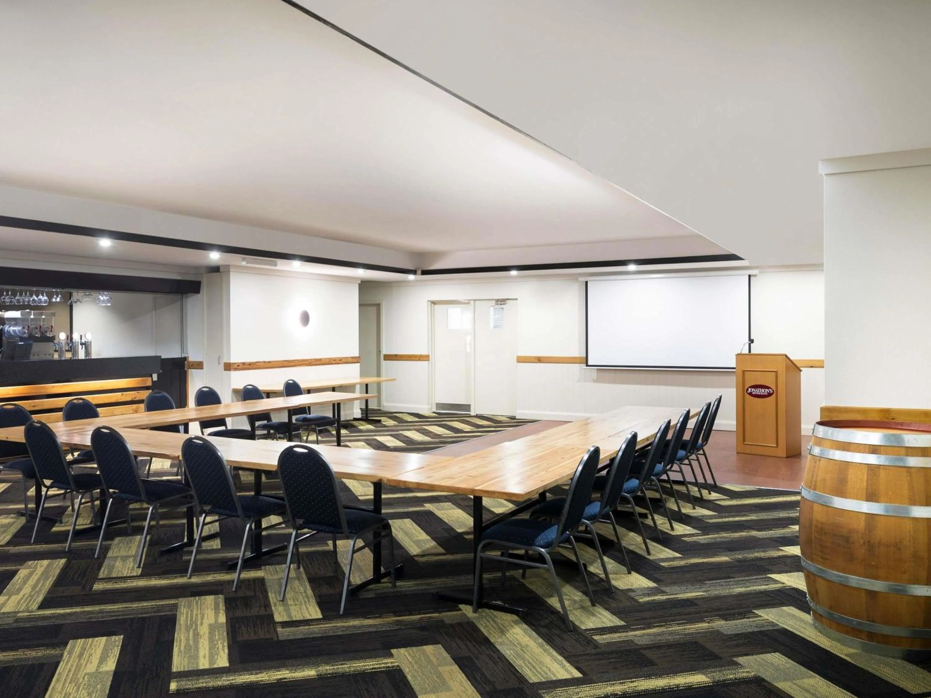 Meeting/conference room in ibis Styles Orange