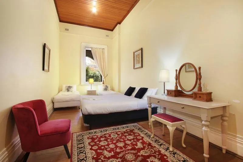 Photo of the whole room, Bed in The Old Priory