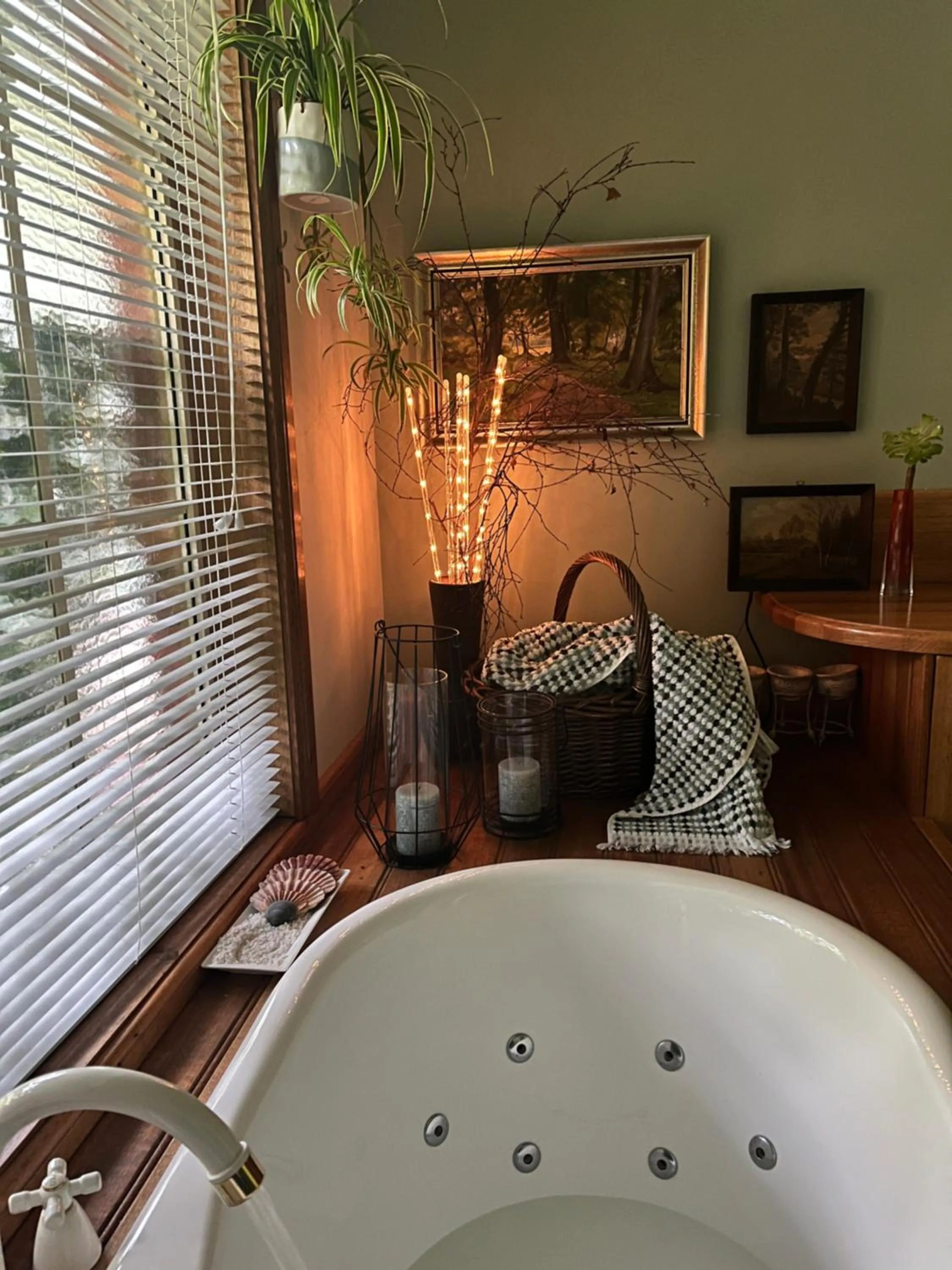 Bathroom in Green Gables B&B Waterfront Apartment or Garden Studio