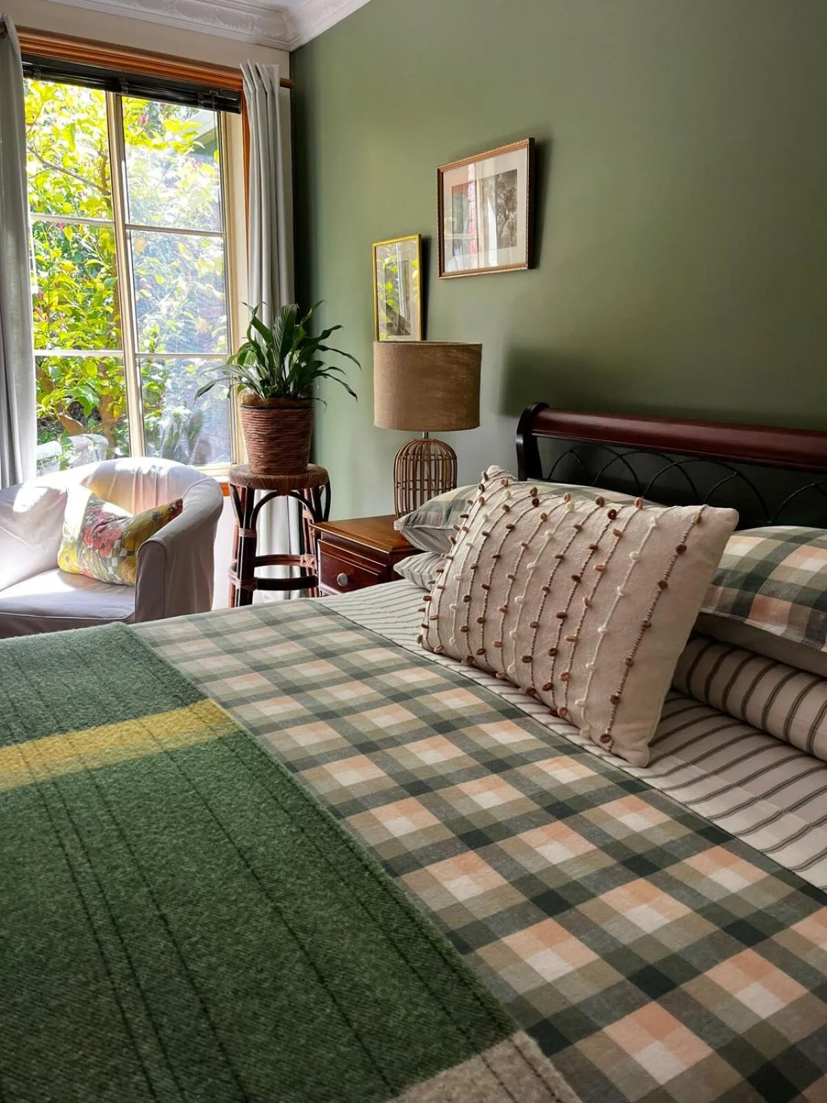 Bed in Green Gables B&B Waterfront Apartment or Garden Studio