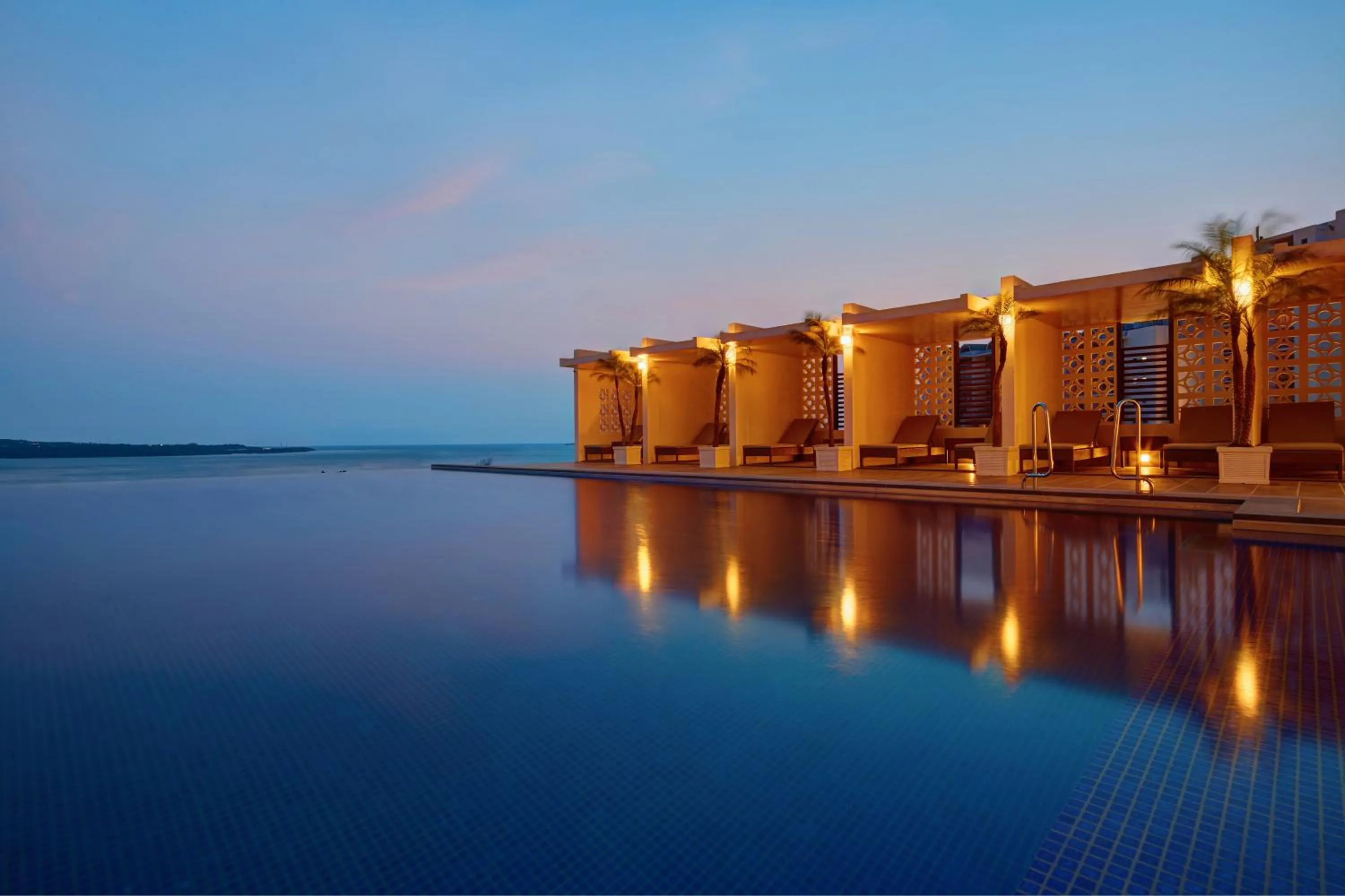 Swimming pool in Ala Mahaina Condo Hotel