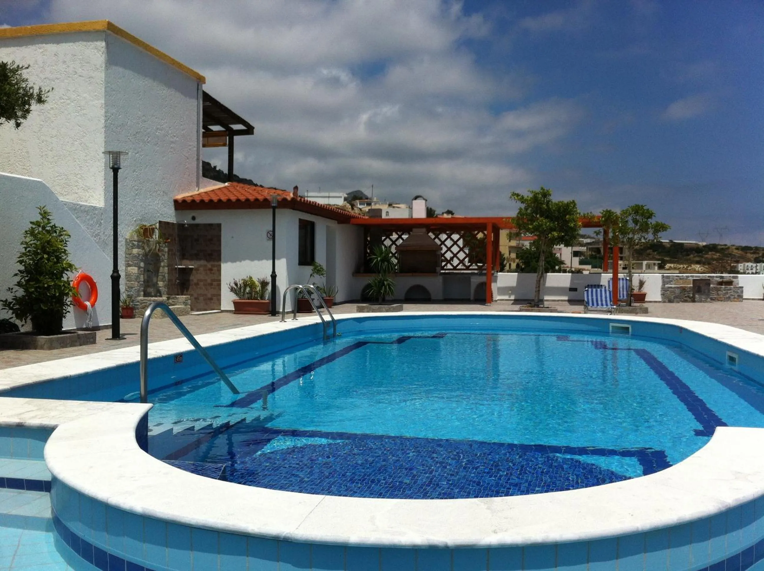 BBQ facilities in Filoxenia Villa