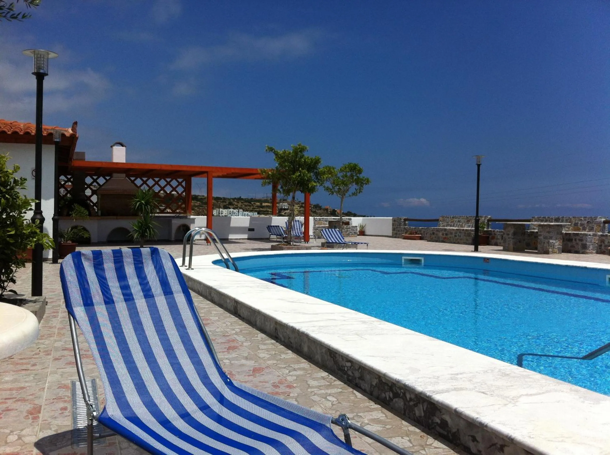 Swimming pool in Filoxenia Villa