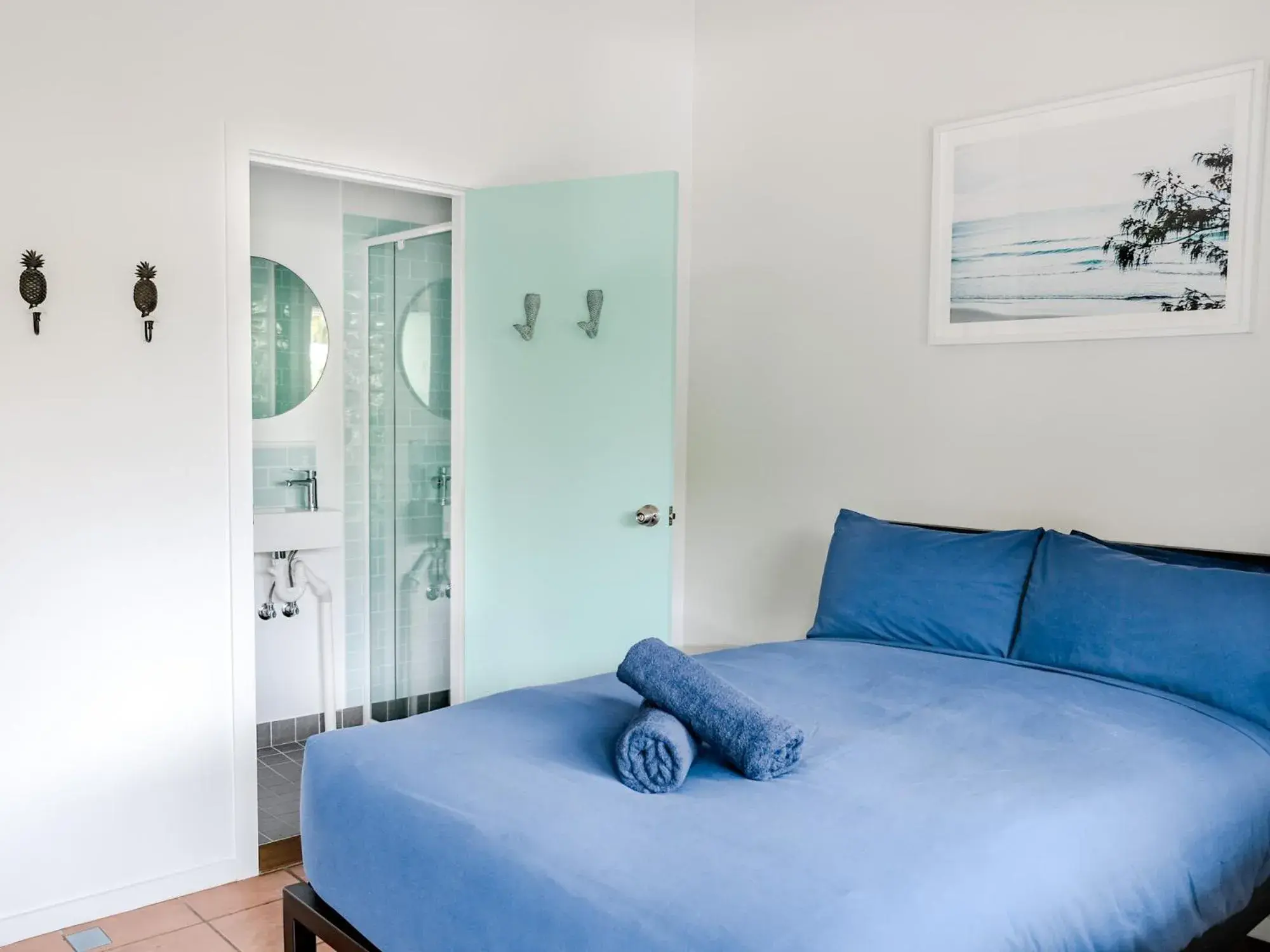 Double Room with Ensuite Bathroom in Wake Up! Byron Bay Double Room with Ensuite Bathroom in Wake Up! Byron Bay