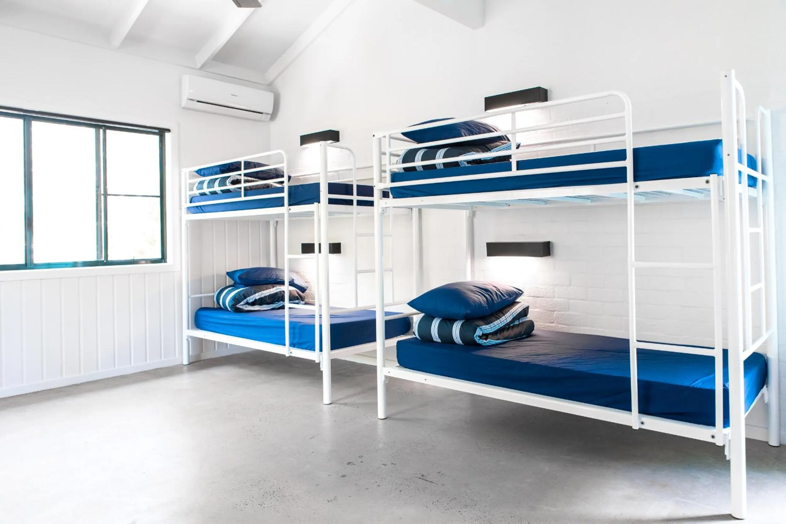bunk bed, Bed in Wake Up! Byron Bay
