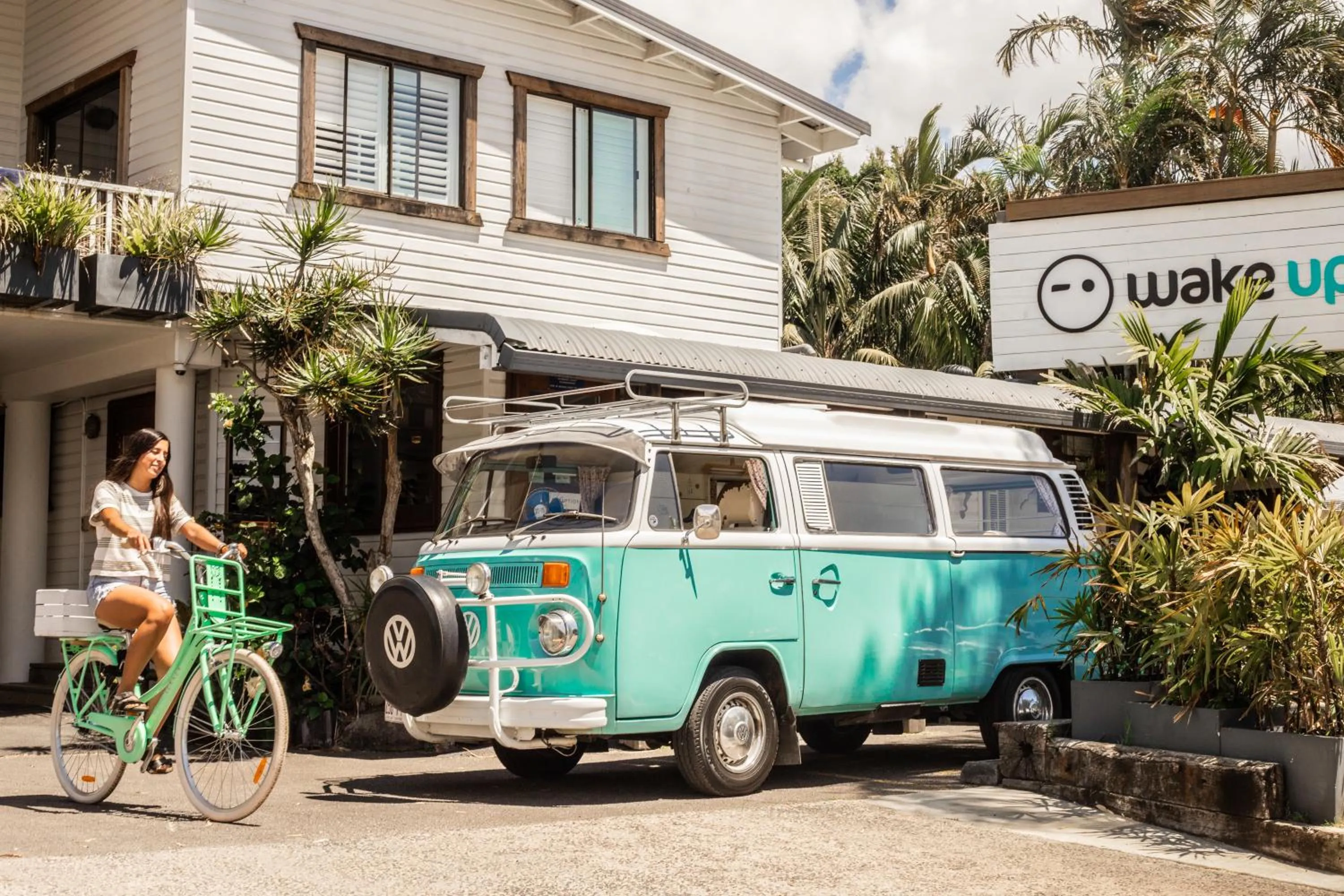 shuttle in Wake Up! Byron Bay