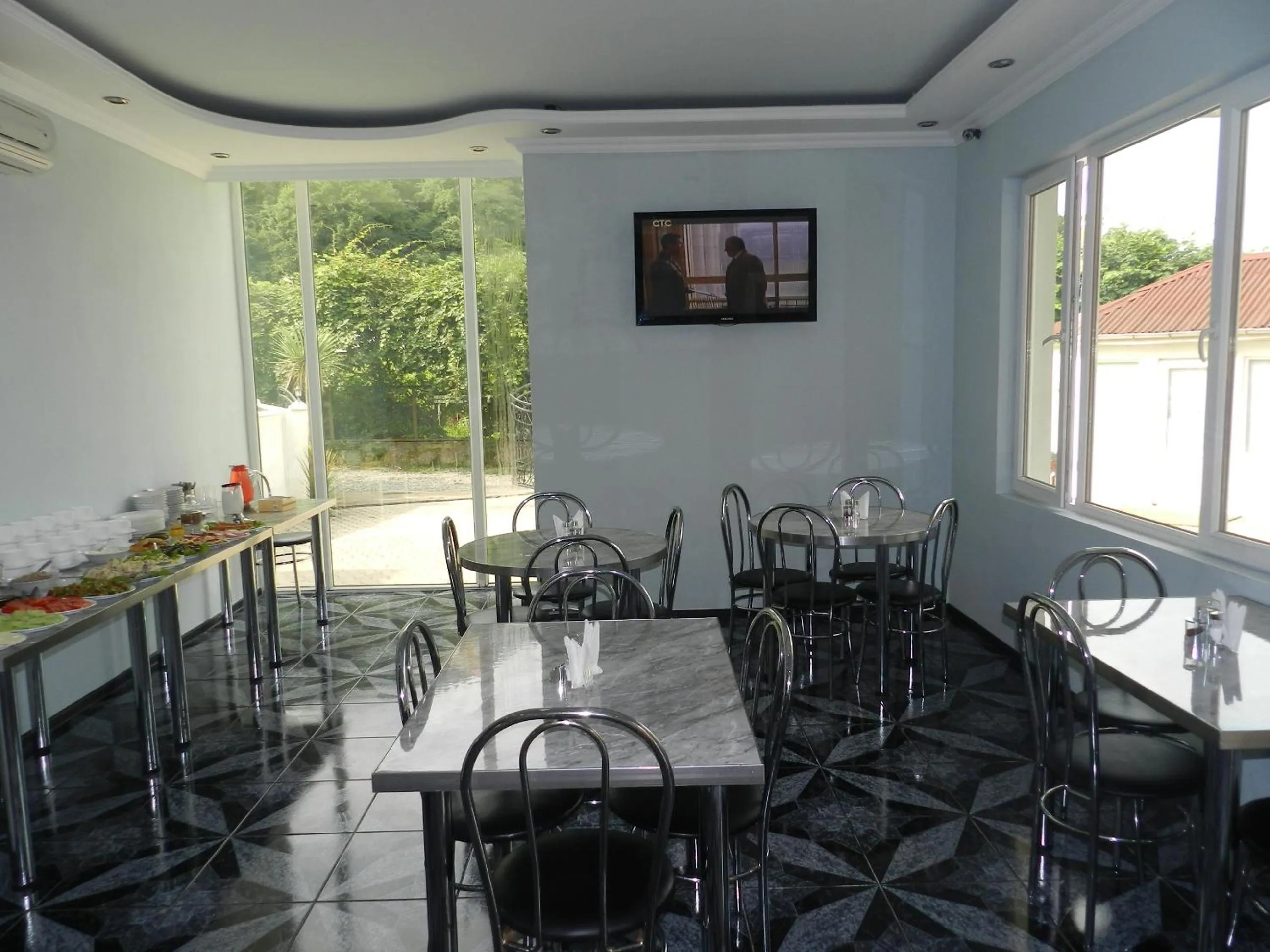 Restaurant/places to eat in Hotel Egrisi