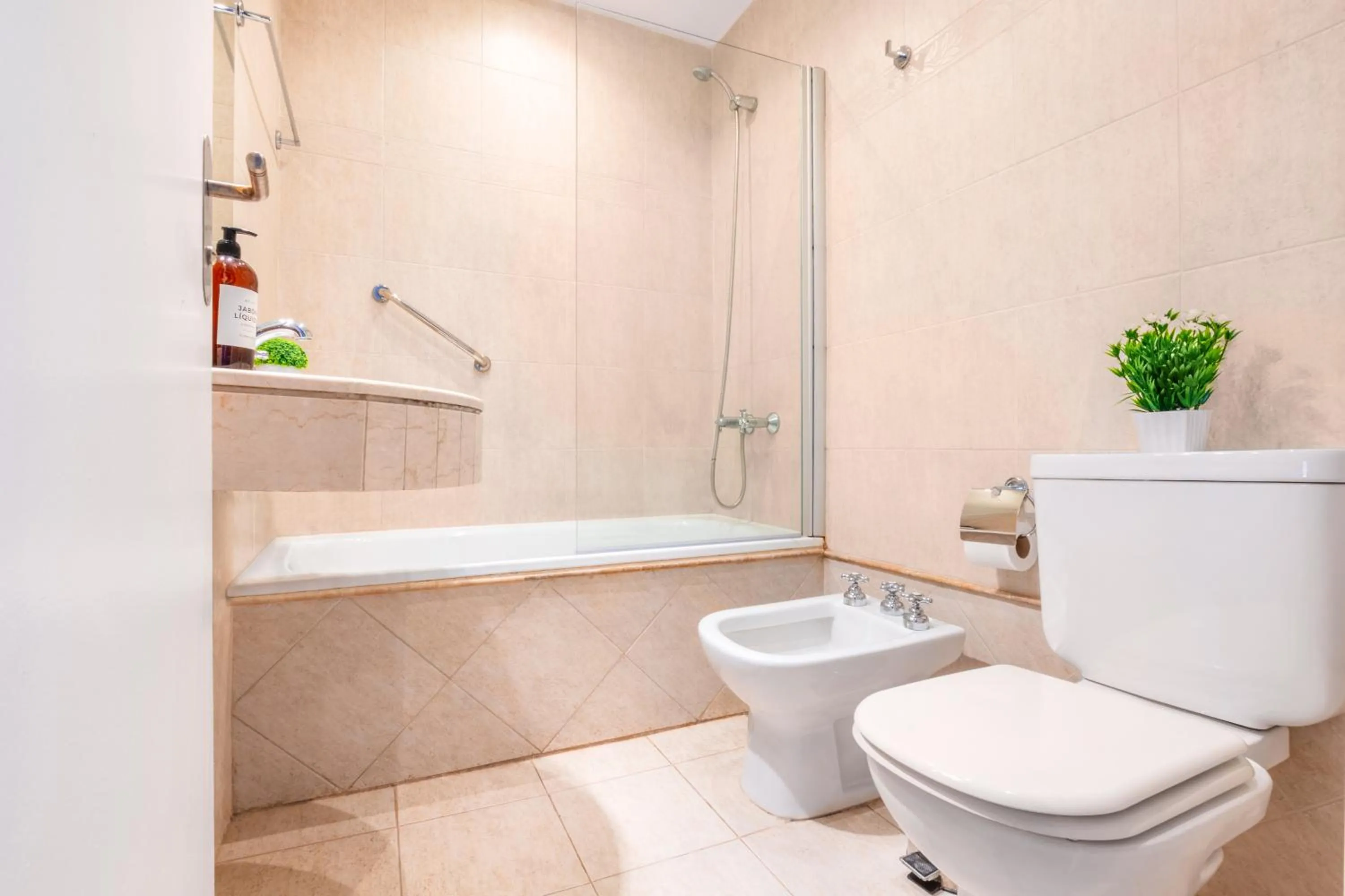 Bathroom in Modern Apartments in Puerto Madero