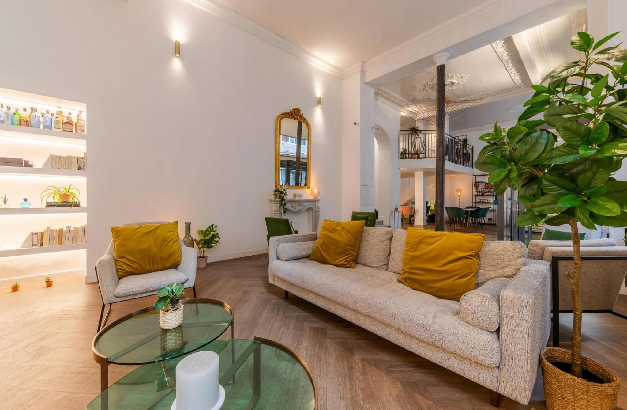 Living room in 1924 Hôtel