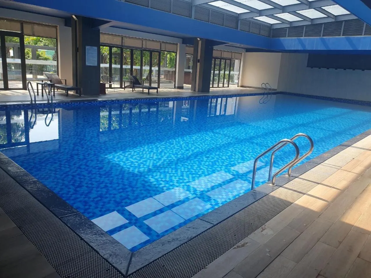 Swimming pool in Green Pearl Villa Ha Long