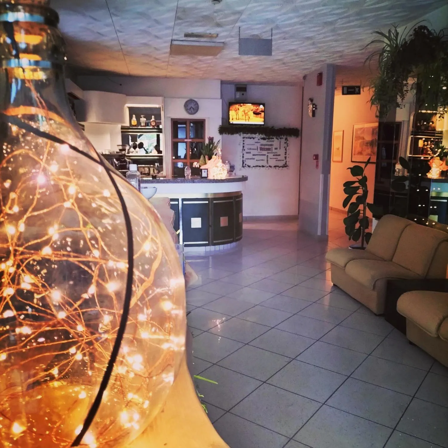 Communal lounge/ TV room in Hotel Zenith