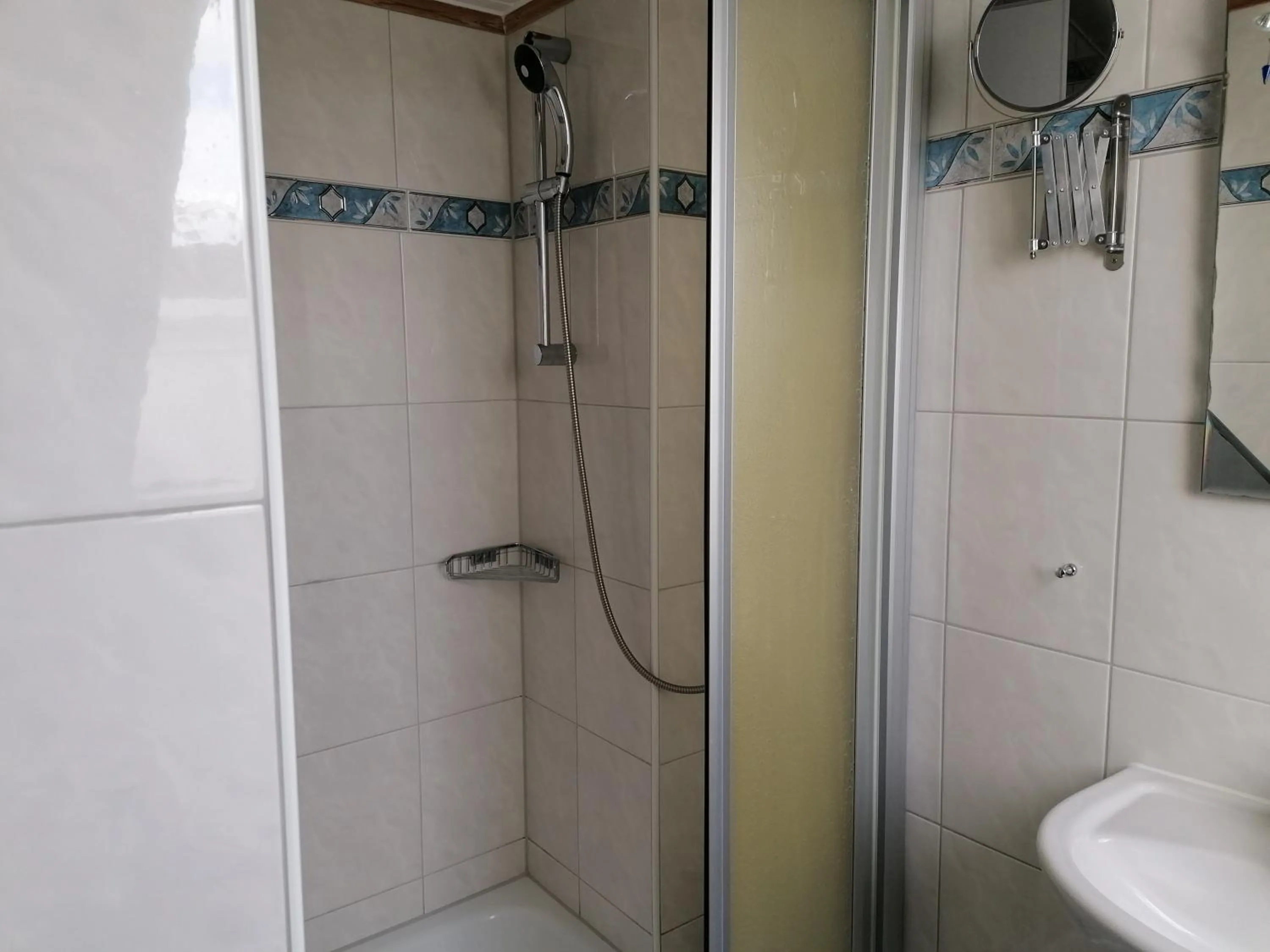 Shower in Hotel Möven-Kieker