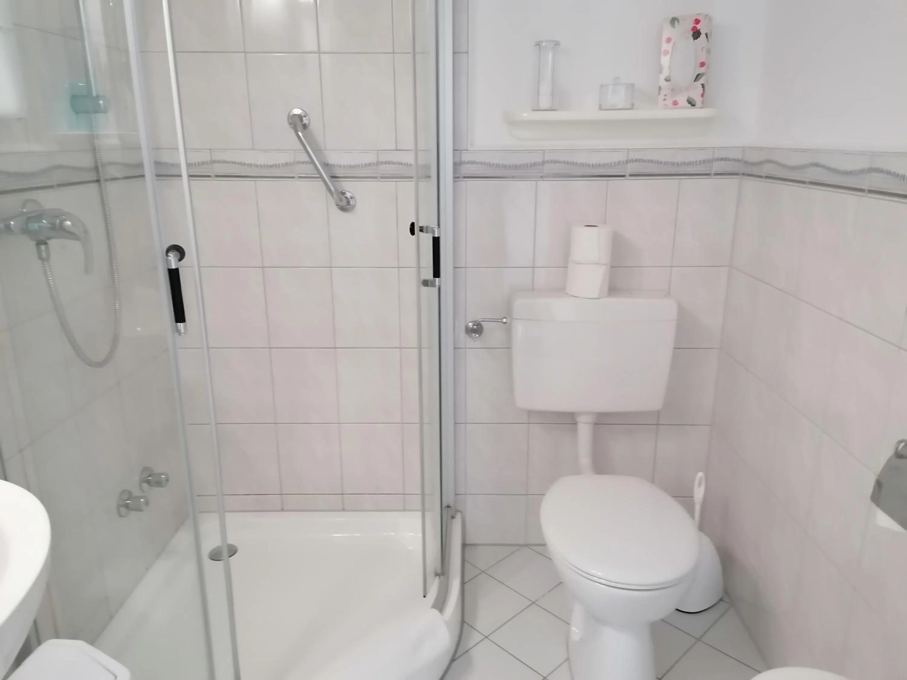 Shower in Hotel Möven-Kieker