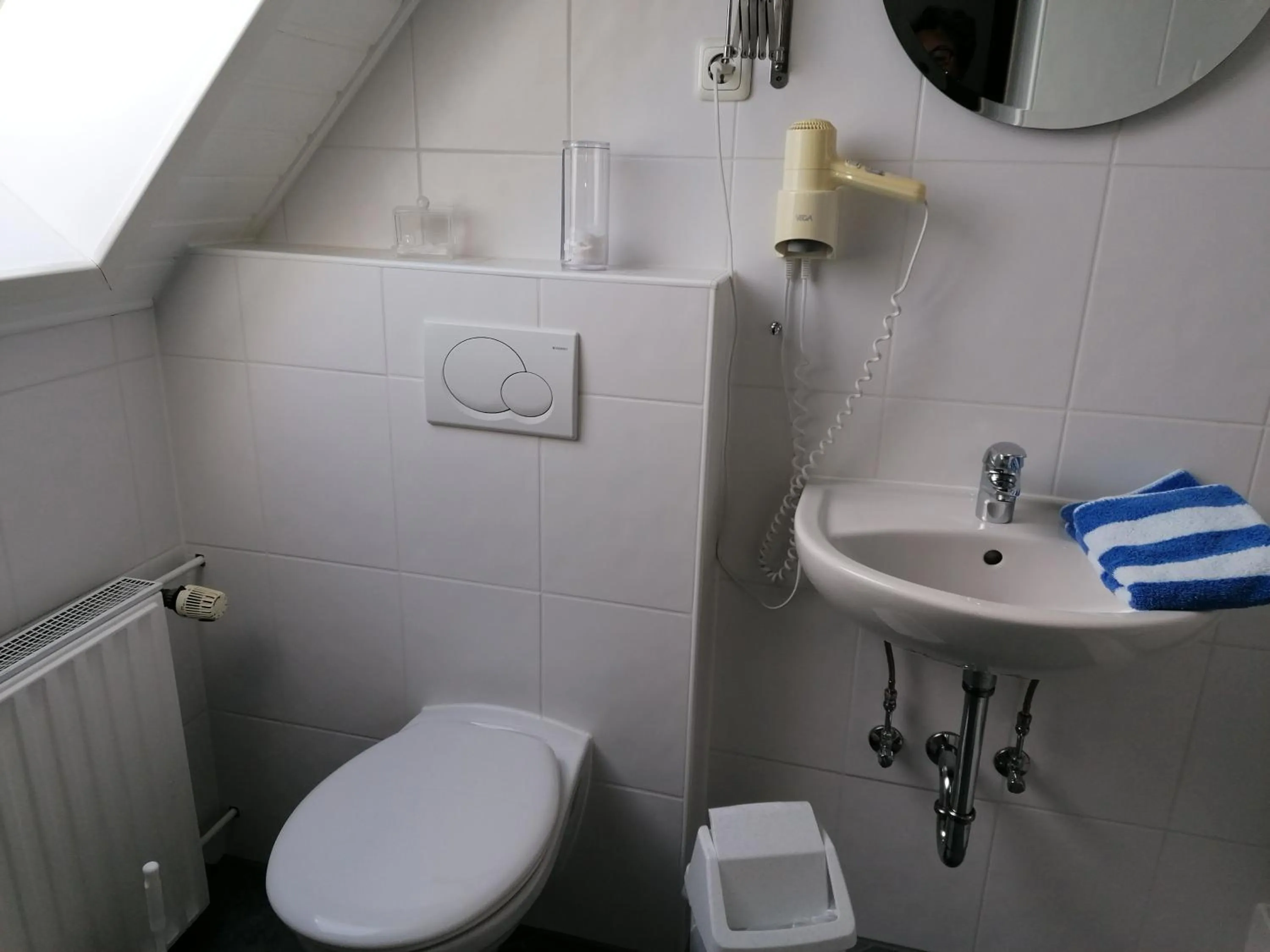 Toilet in Hotel Möven-Kieker