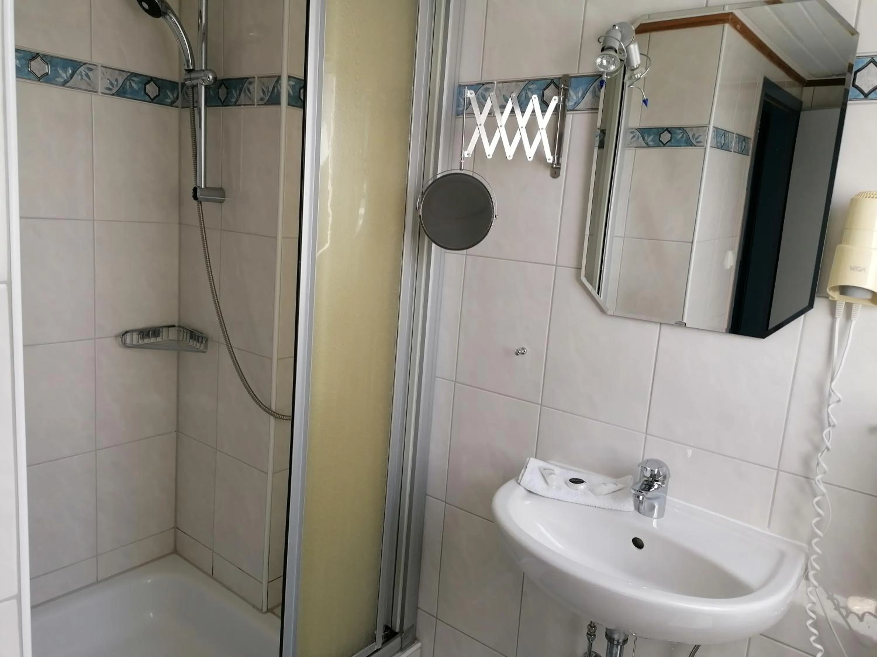 Shower in Hotel Möven-Kieker