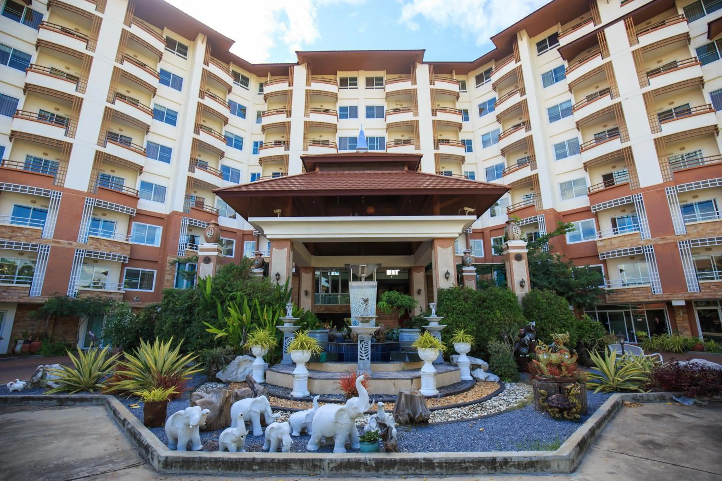 Facade/entrance in Kwanruen Resort