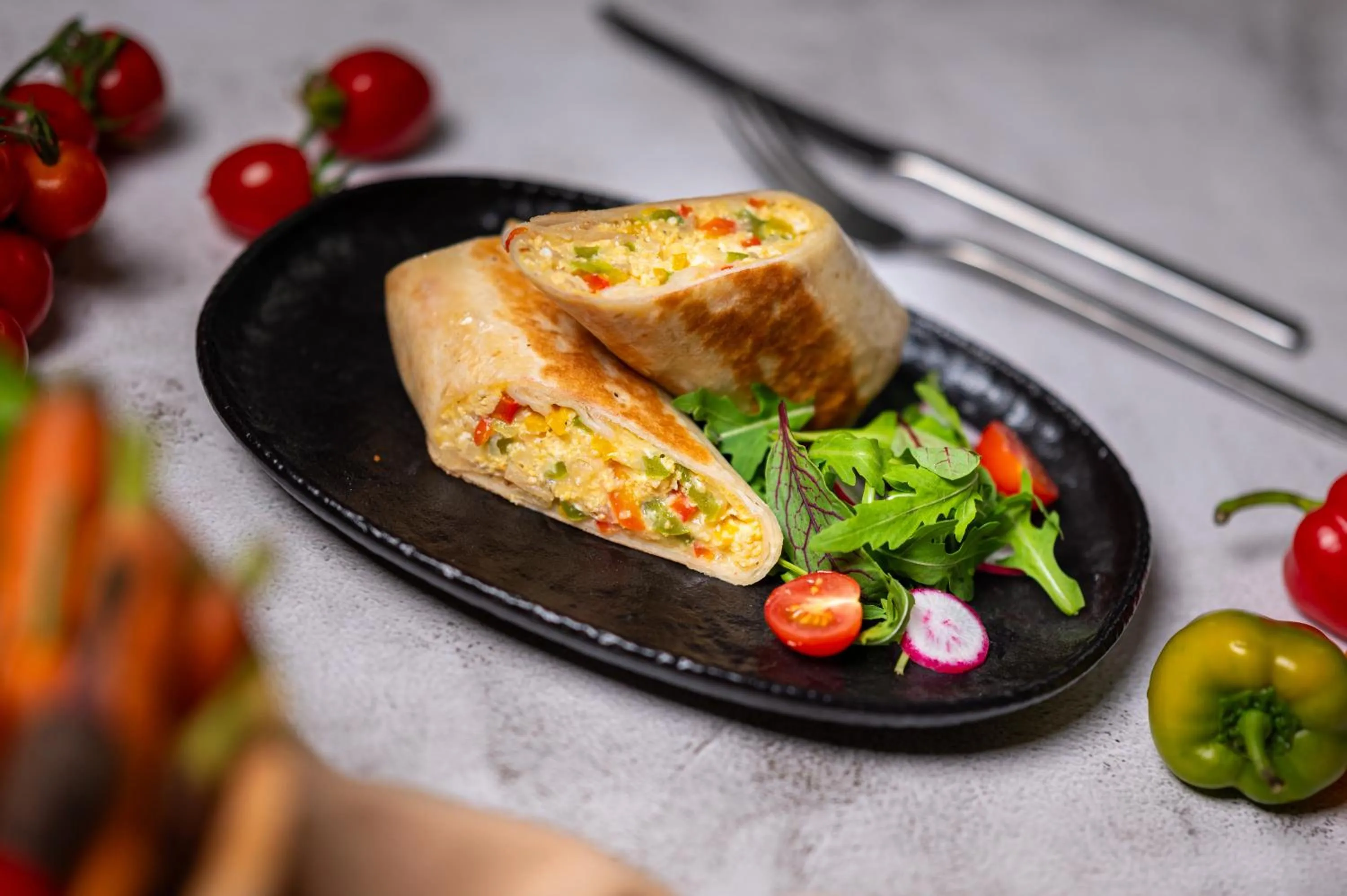 Restaurant/places to eat in Mövenpick Hotel Apartments Downtown Dubai