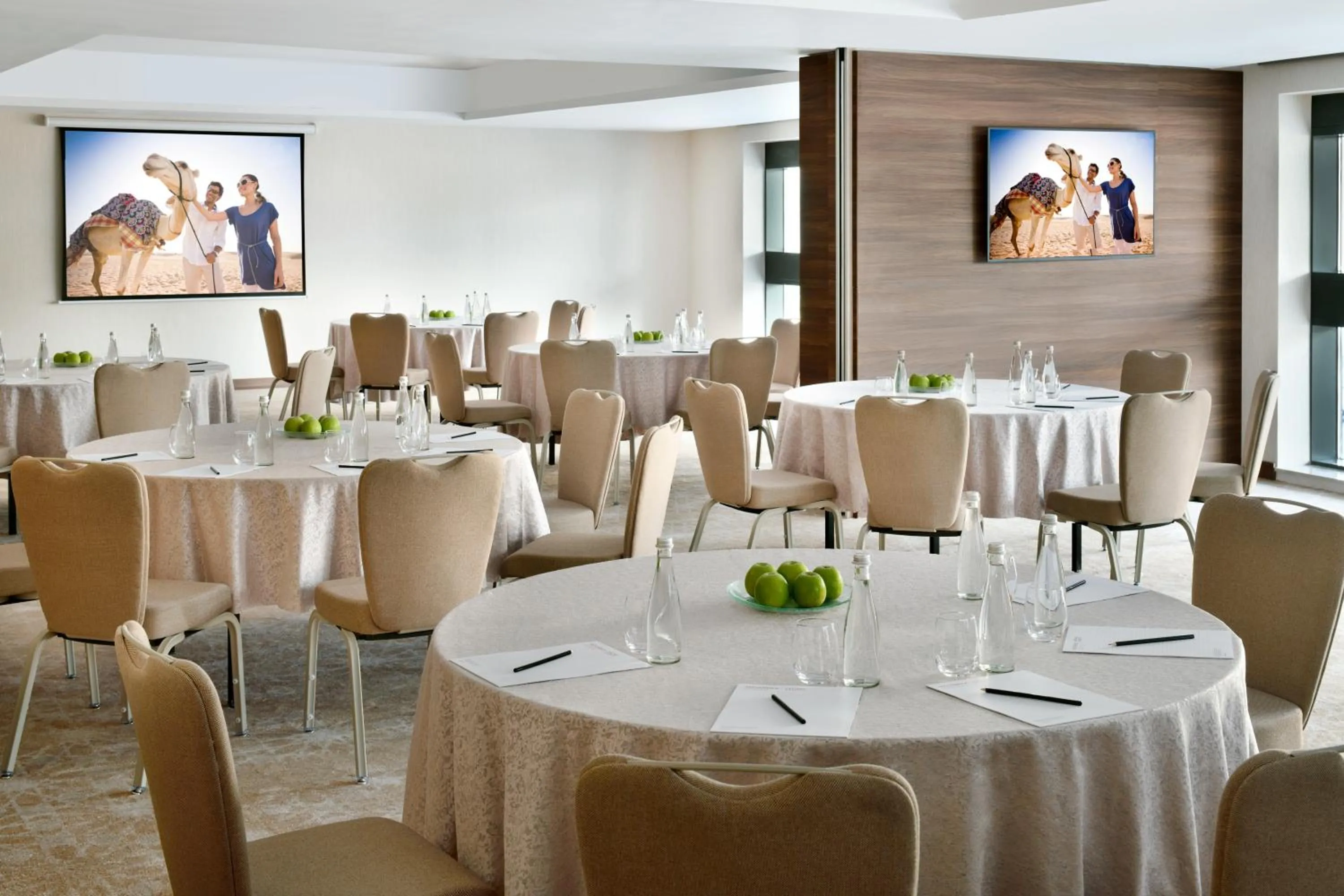 Meeting/conference room in Mövenpick Hotel Apartments Downtown Dubai