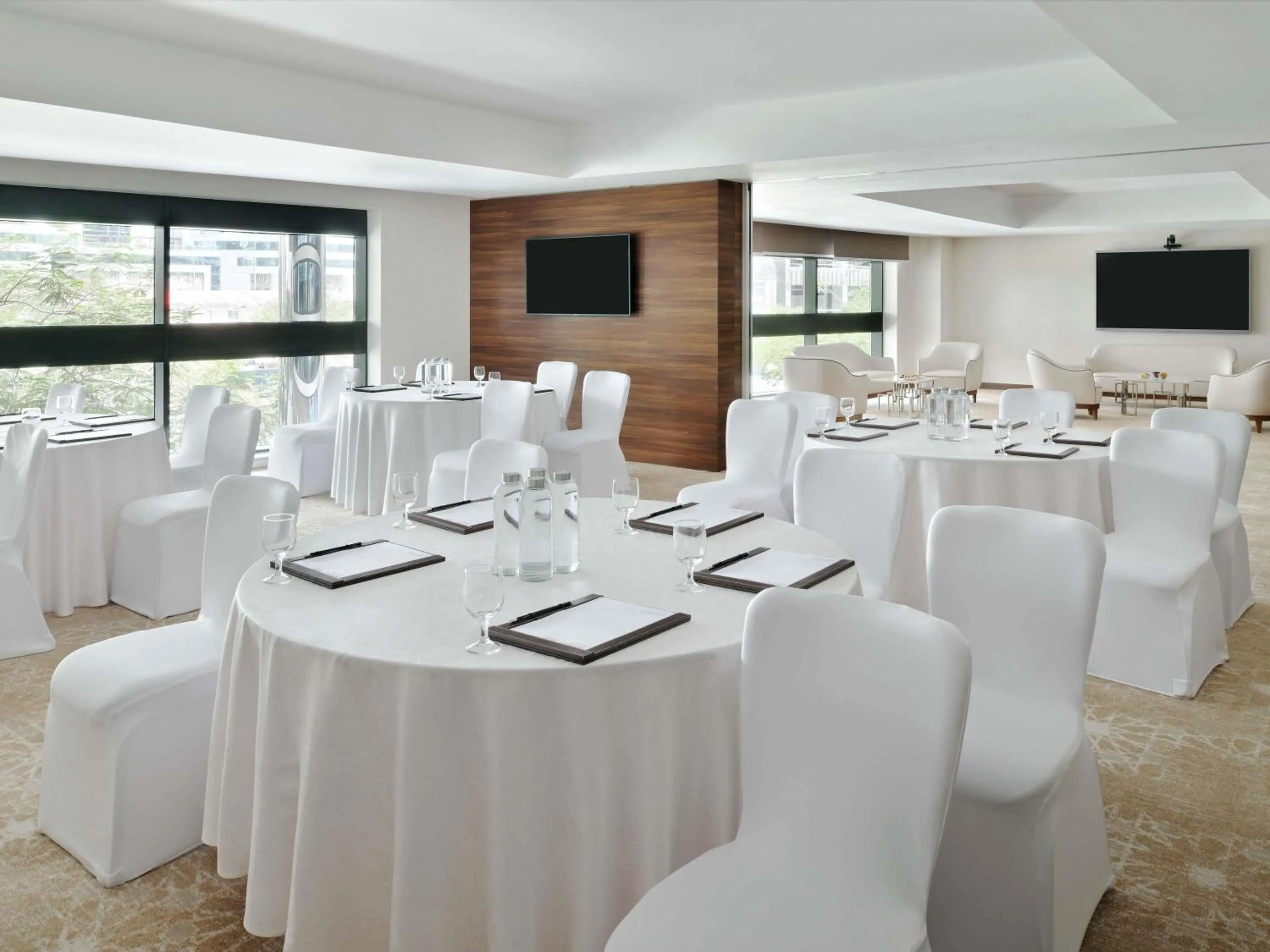 Meeting/conference room in Mövenpick Hotel Apartments Downtown Dubai