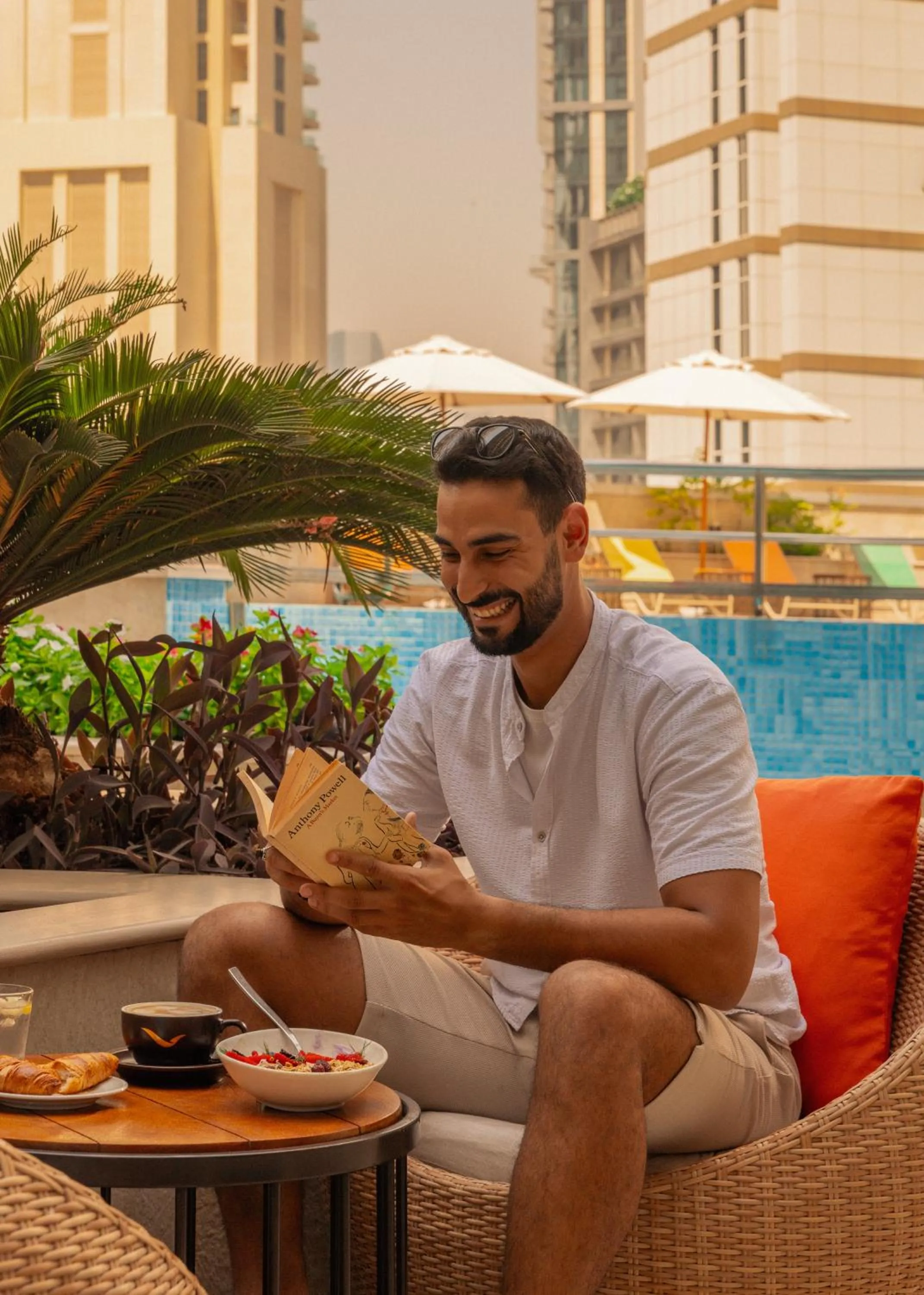 Restaurant/places to eat in Mövenpick Hotel Apartments Downtown Dubai