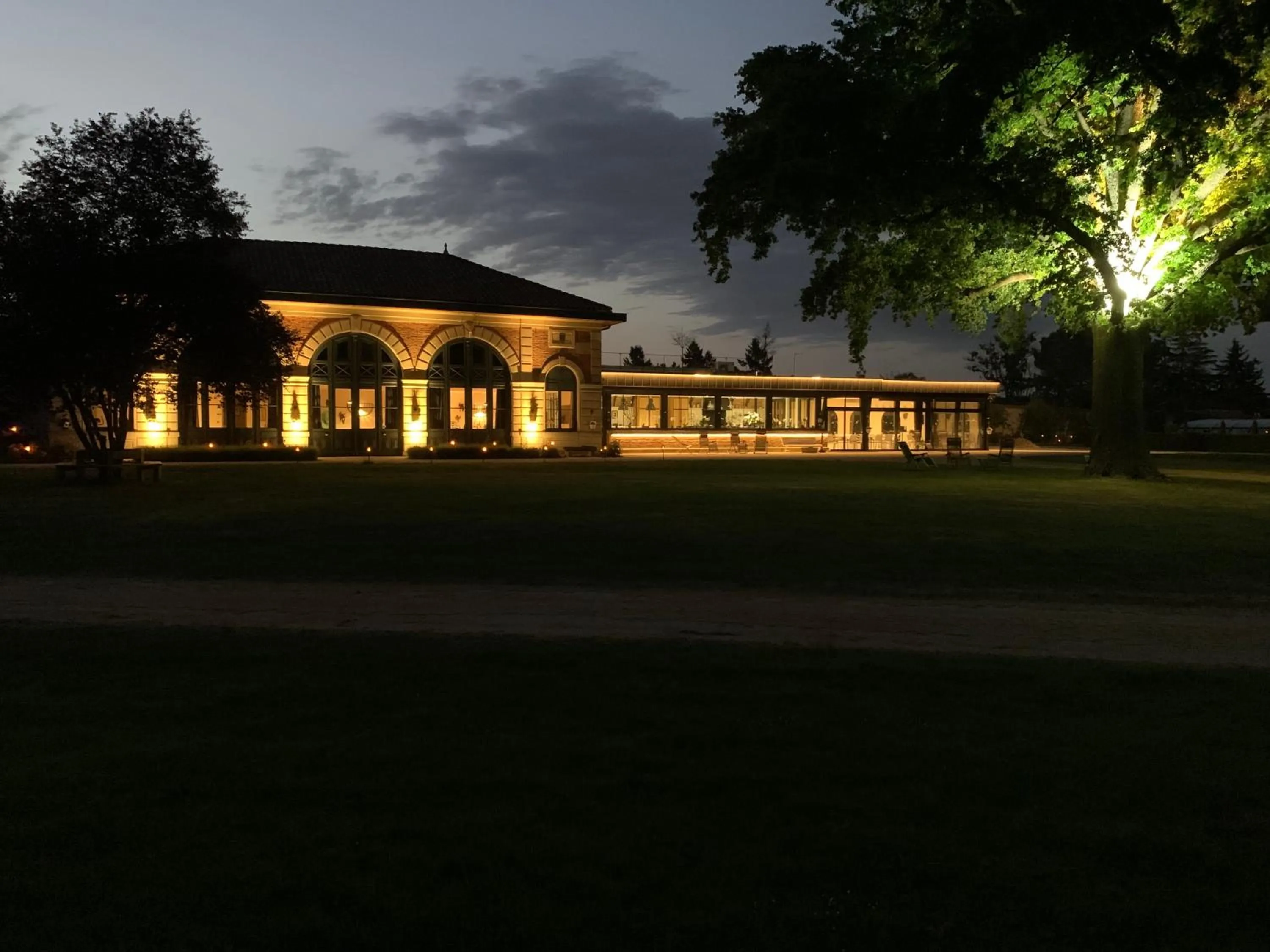 Property building in ORANGERIE de CHATEL-Selection FIGARO & ELLE Magazine