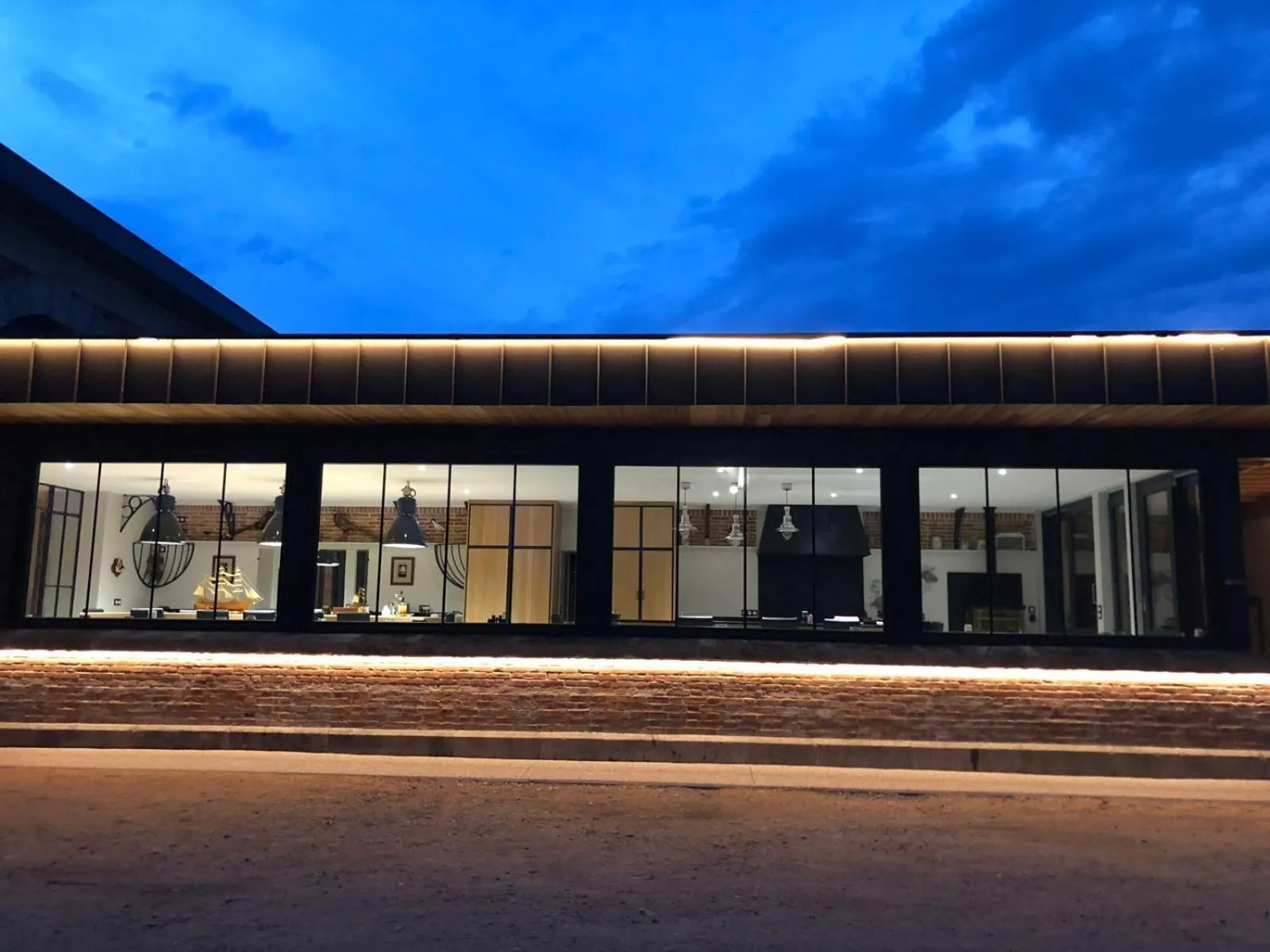 Decorative detail in ORANGERIE de CHATEL-Selection FIGARO & ELLE Magazine